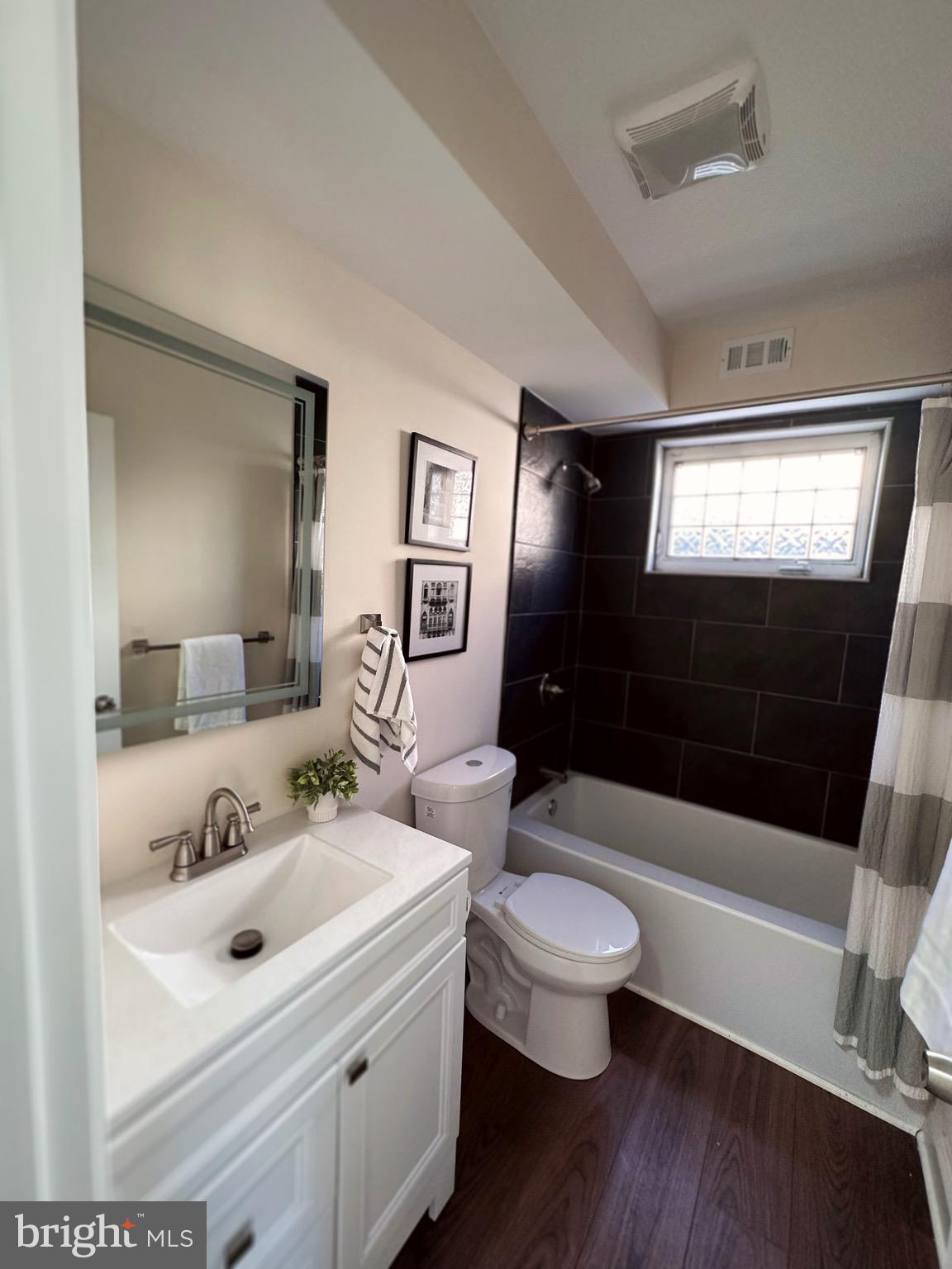 SILVER SPRING - Residential Lease