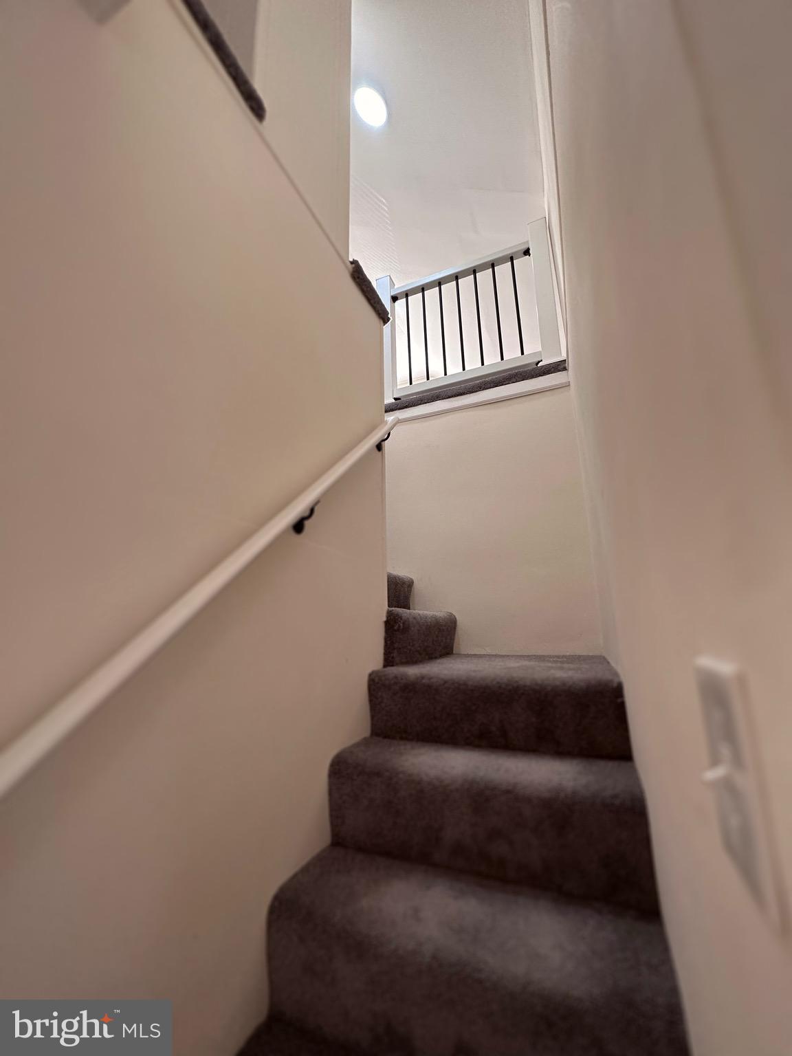 SILVER SPRING - Residential Lease