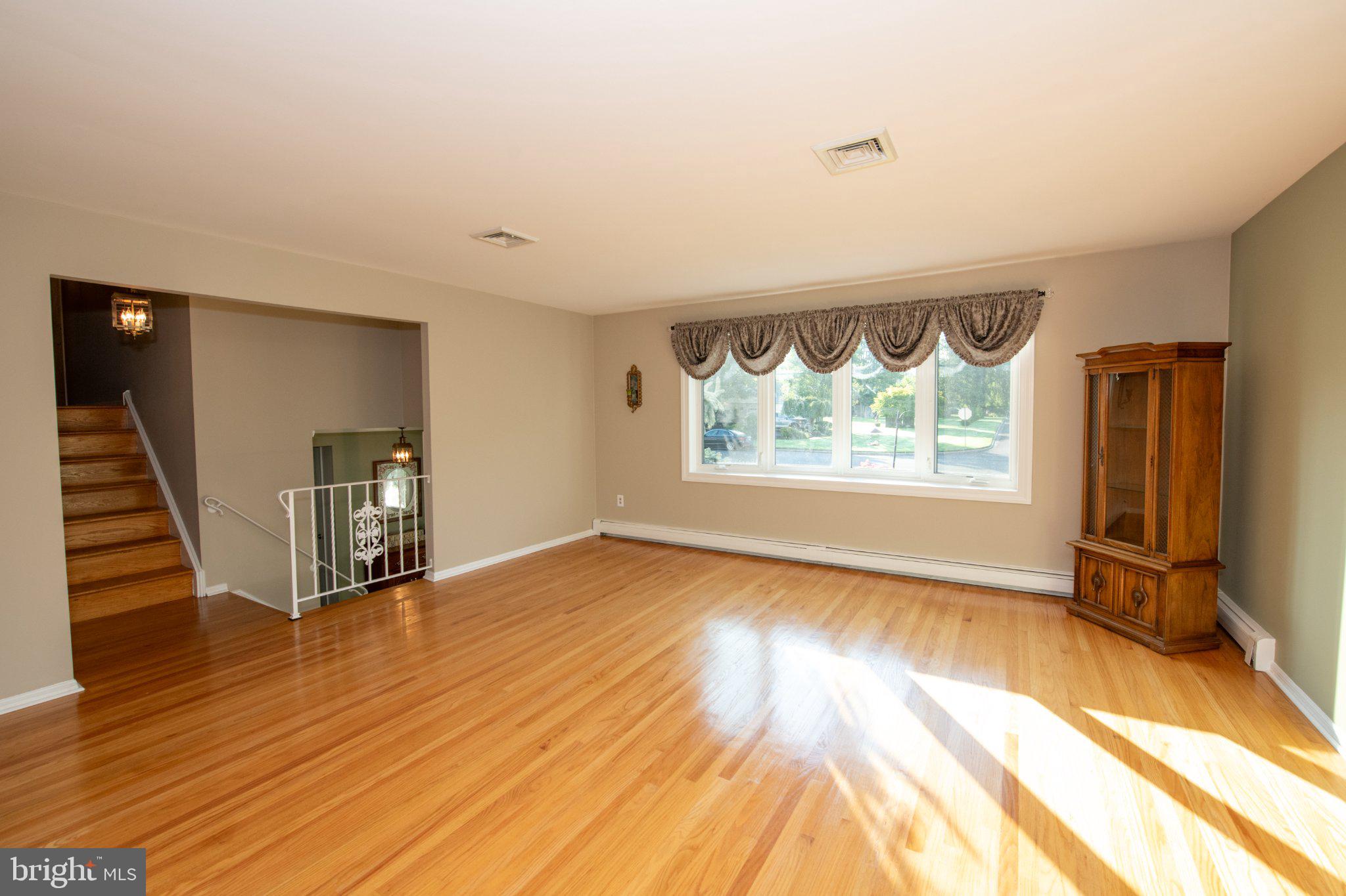 522 FAIRHILL DRIVE