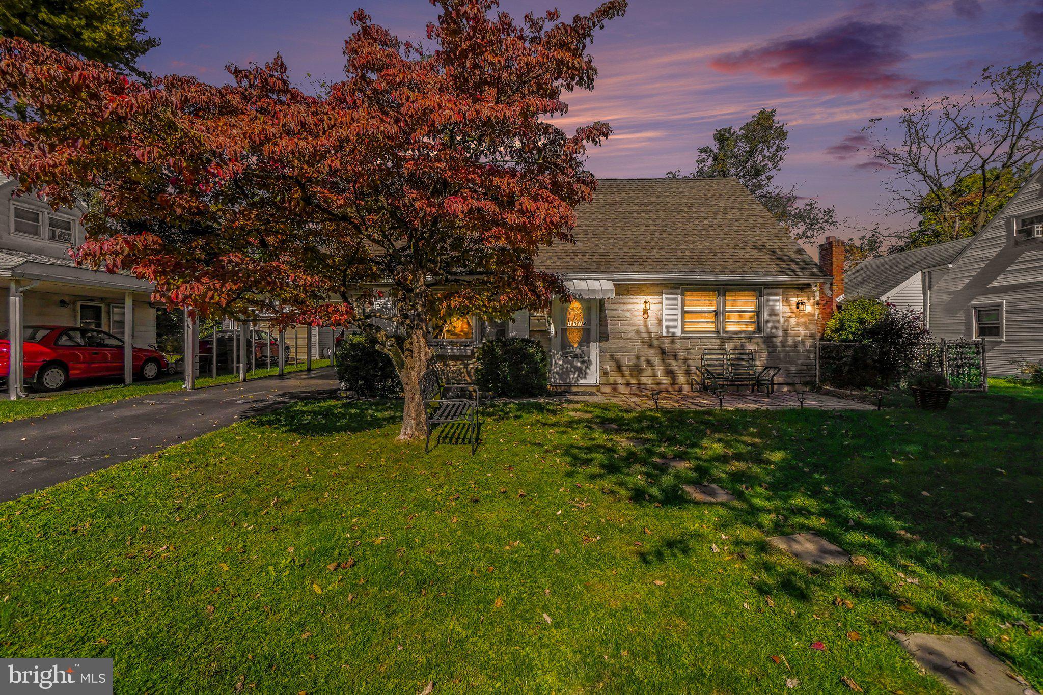 1914 RIDGELAWN AVENUE