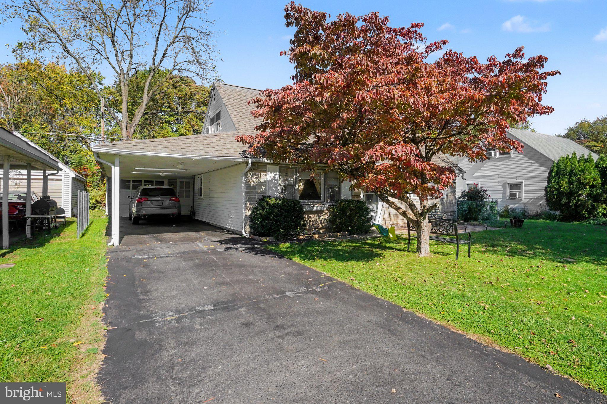 1914 RIDGELAWN AVENUE