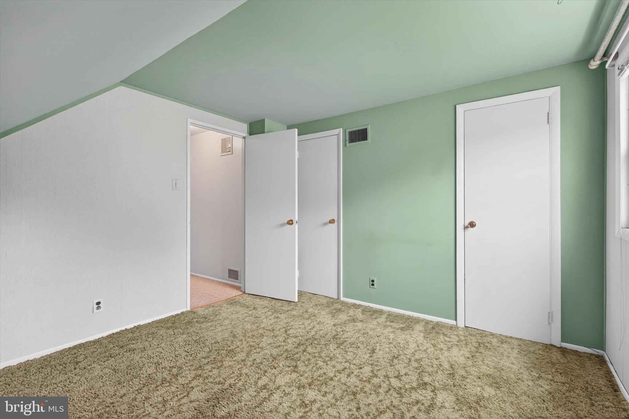 OAK HILLS - Residential