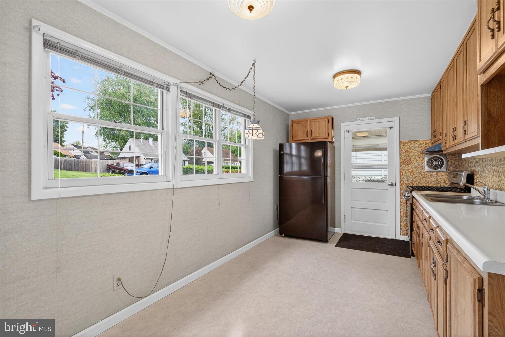 OAK HILLS - Residential