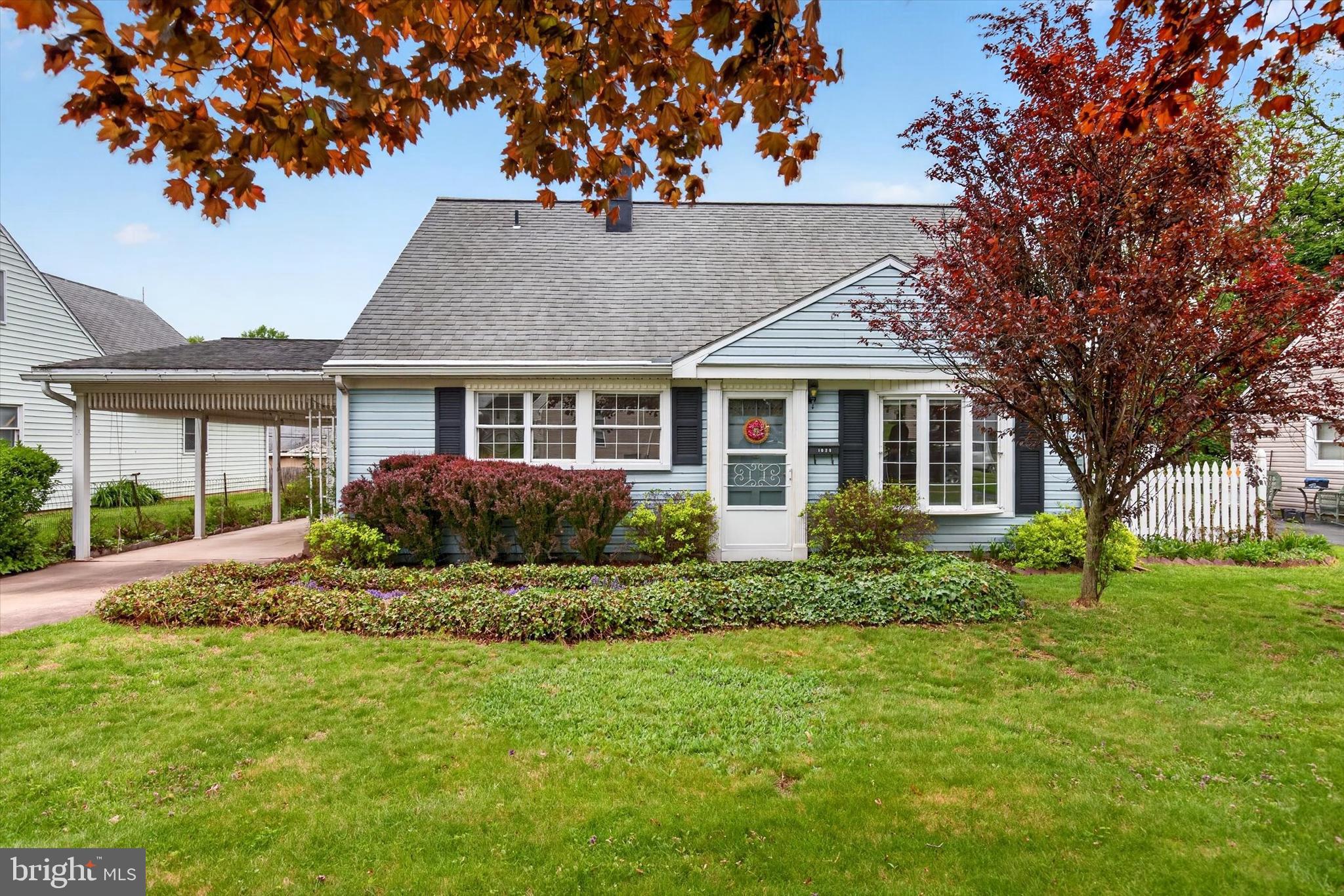 OAK HILLS - Residential