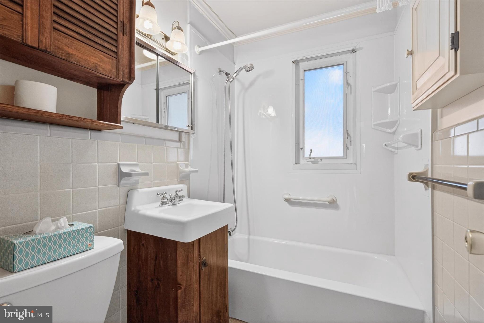 OAK HILLS - Residential