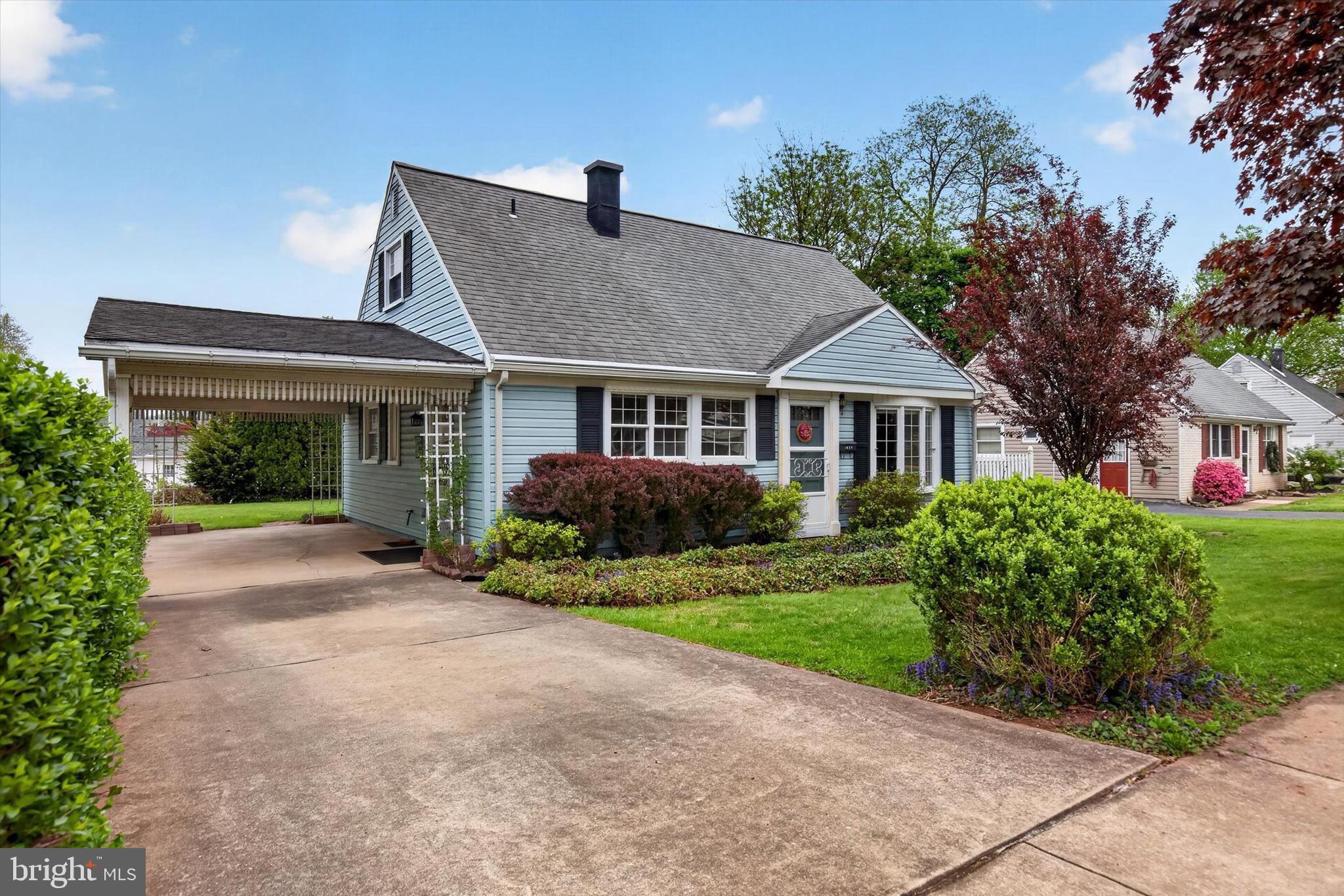 OAK HILLS - Residential