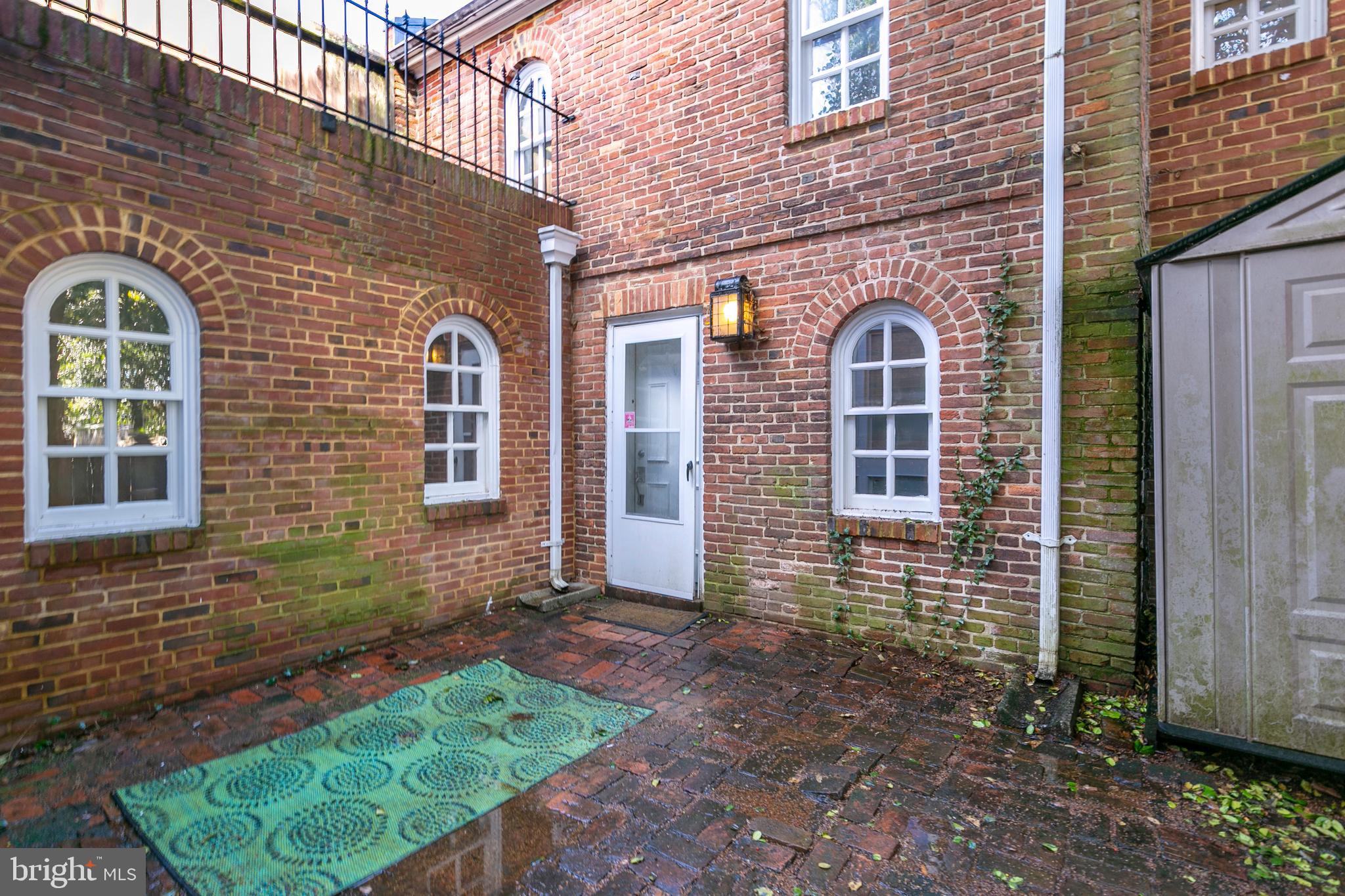 HISTORIC DISTRICT - Residential Lease