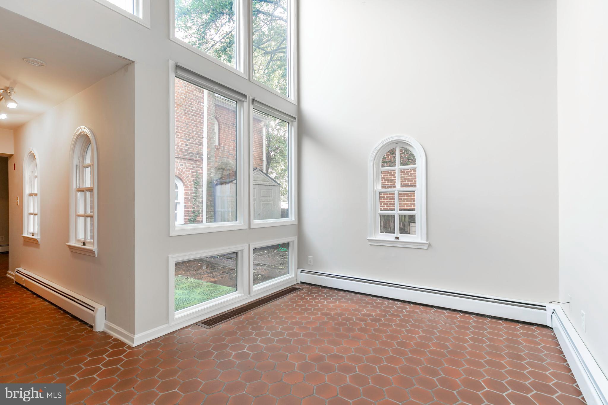 HISTORIC DISTRICT - Residential Lease