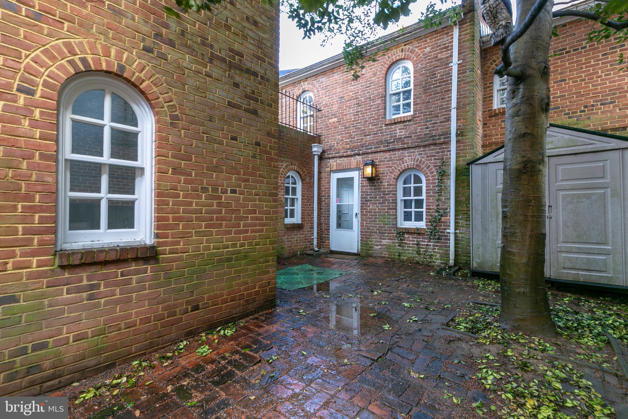 HISTORIC DISTRICT - Residential Lease