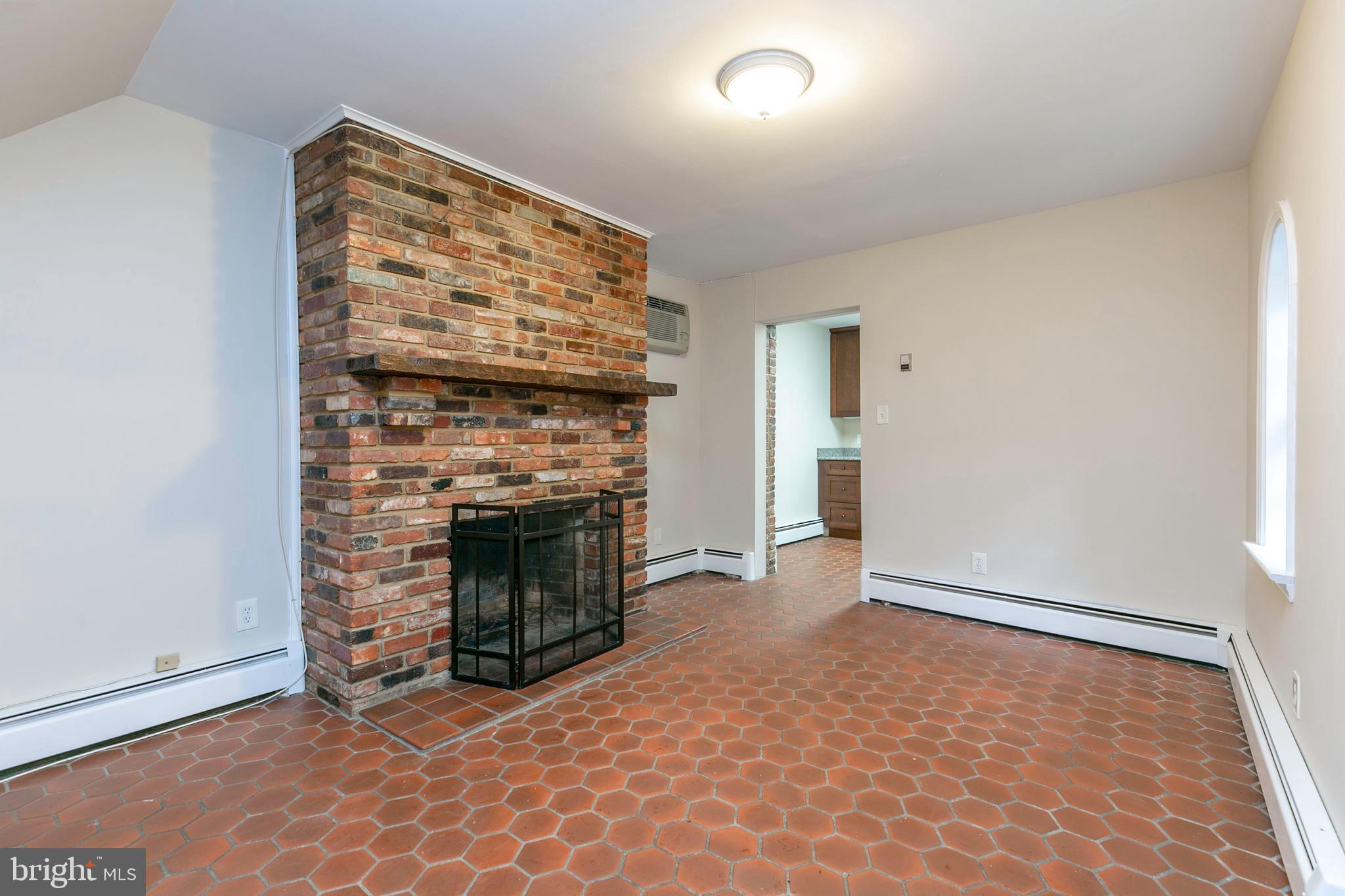 HISTORIC DISTRICT - Residential Lease