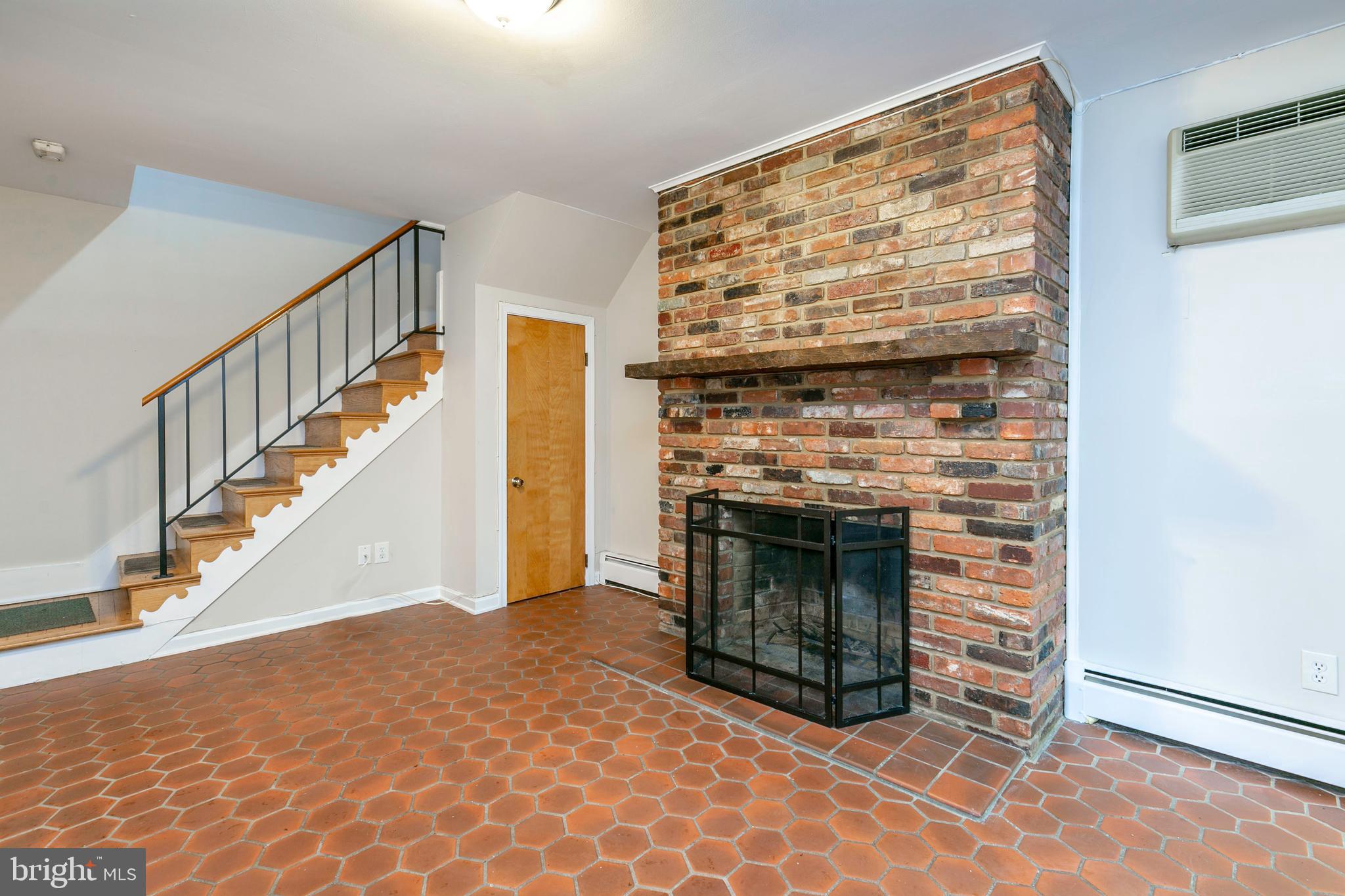 HISTORIC DISTRICT - Residential Lease