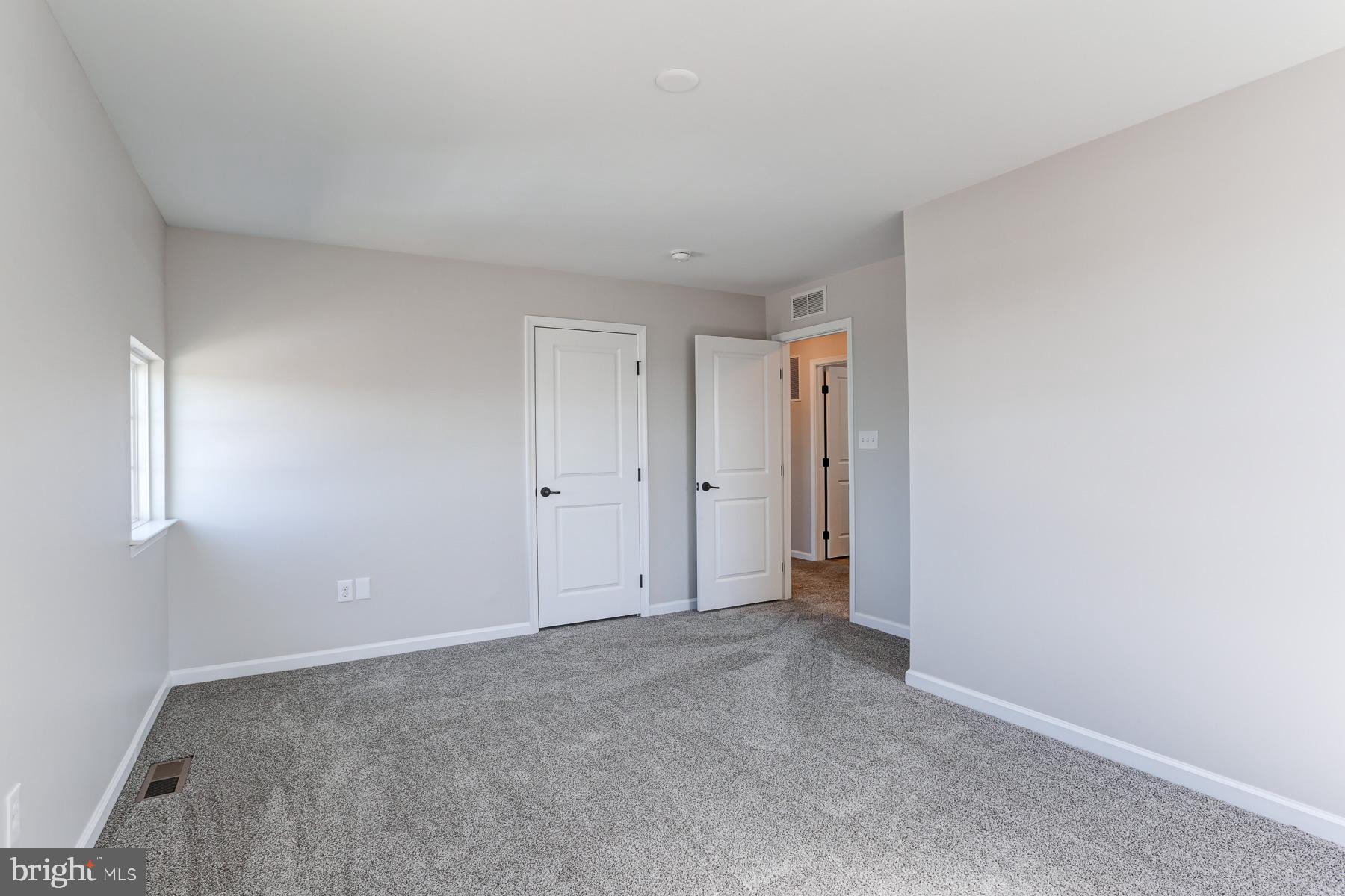 SOUTH POINTE II - Residential