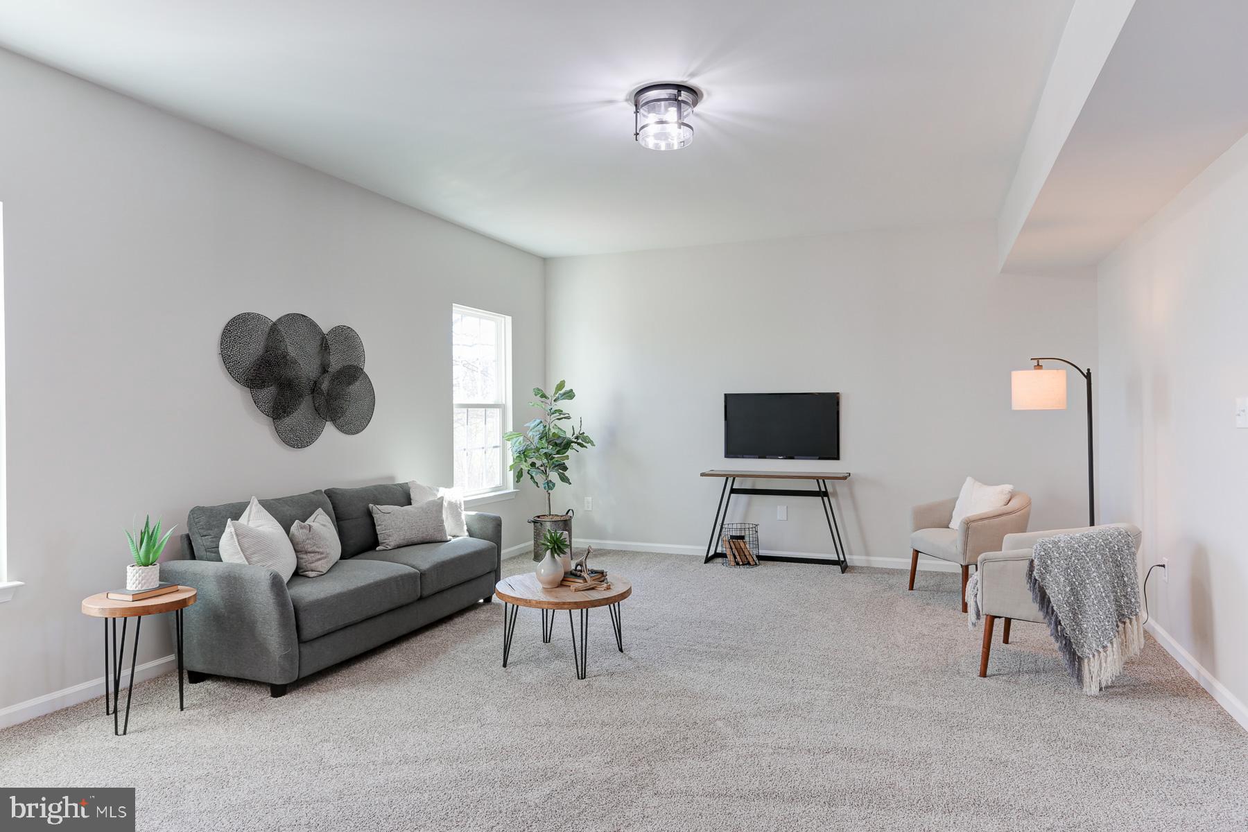 SOUTH POINTE II - Residential