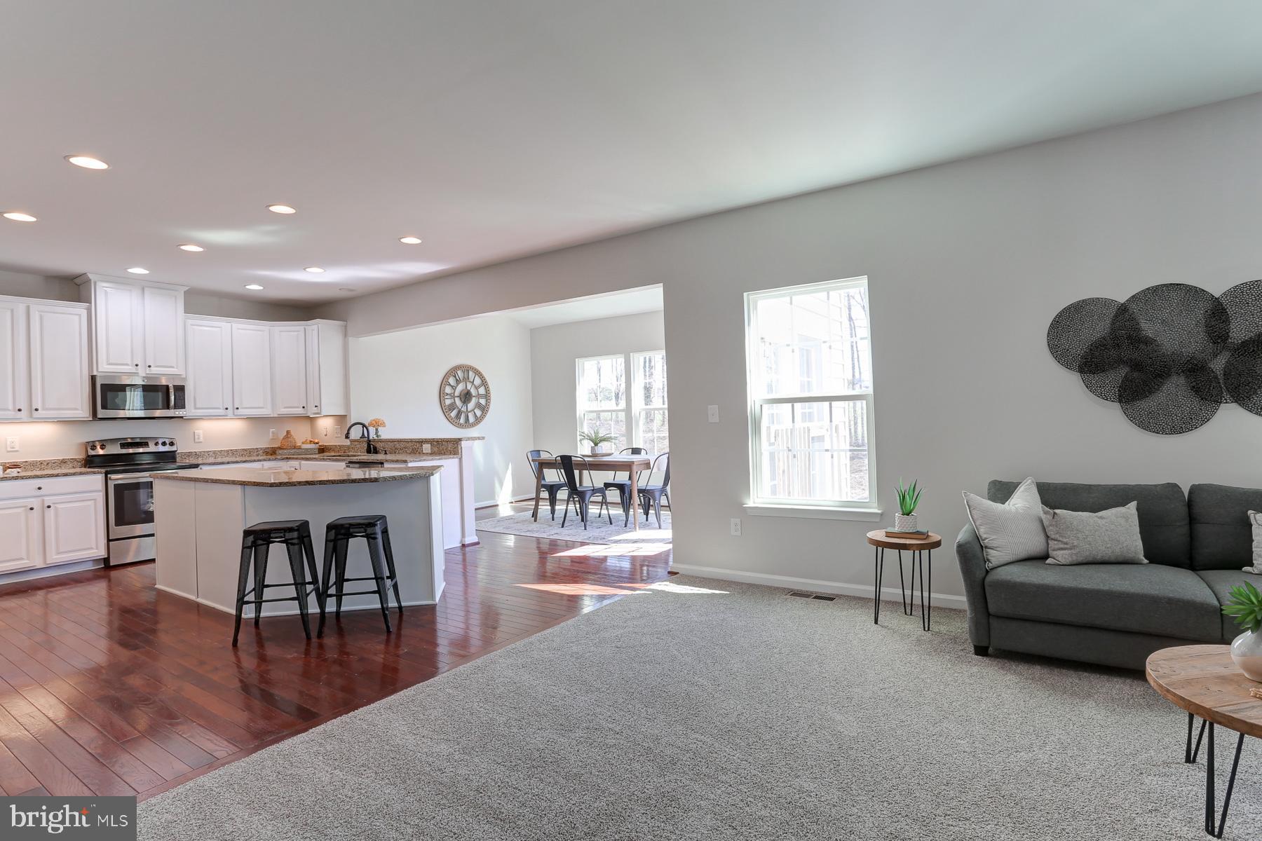 SOUTH POINTE II - Residential