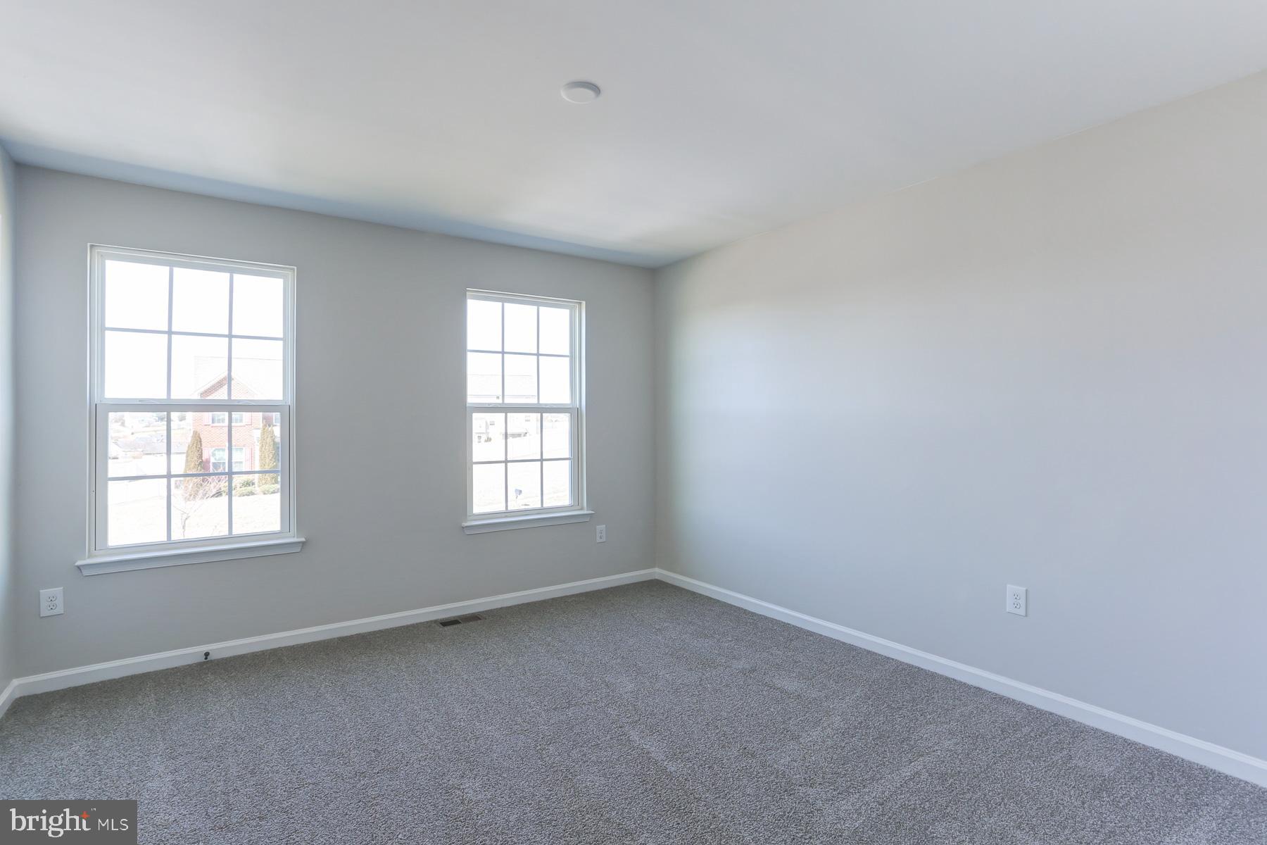 SOUTH POINTE II - Residential