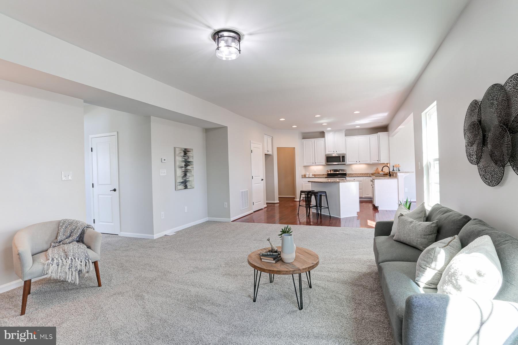 SOUTH POINTE II - Residential