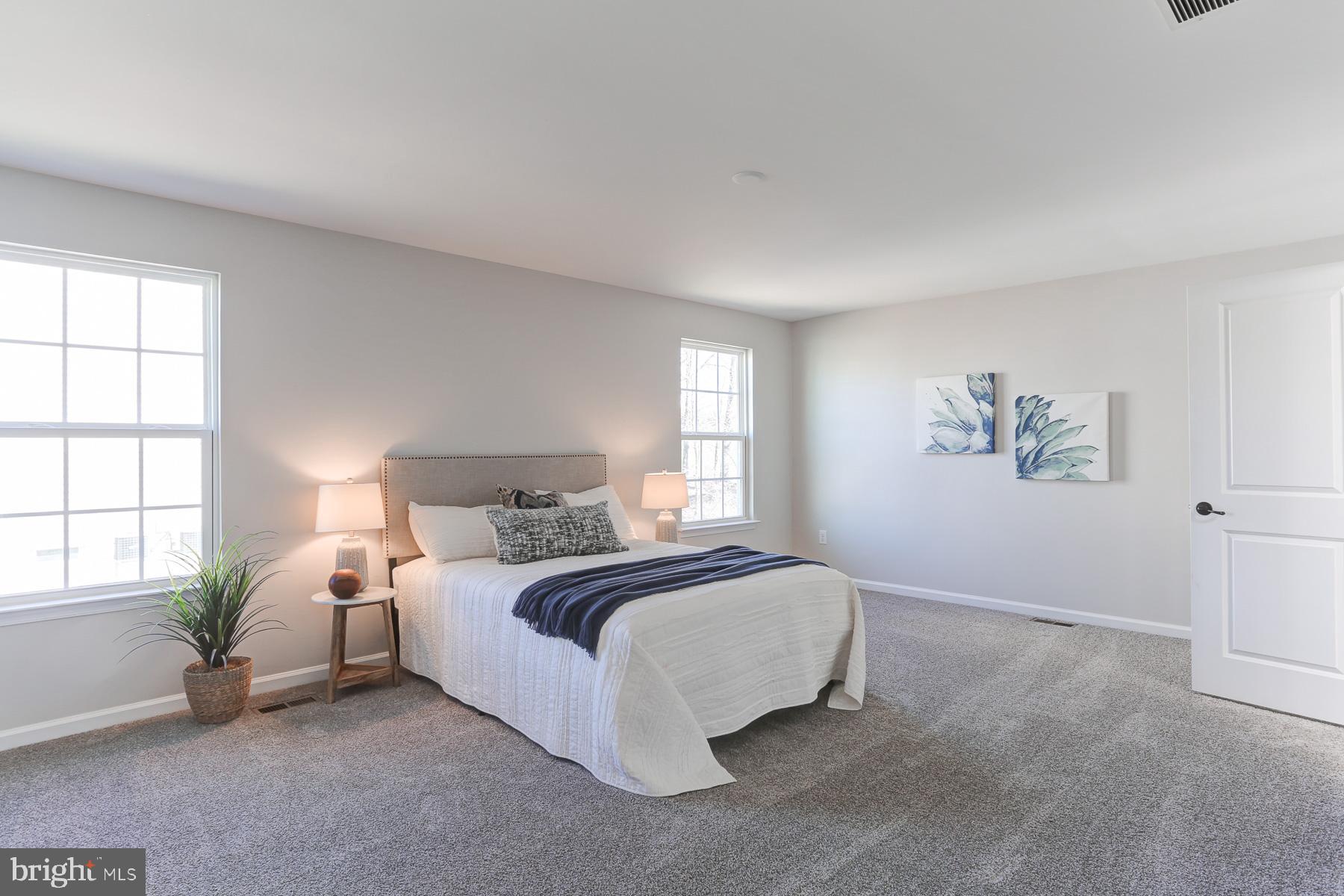 SOUTH POINTE II - Residential