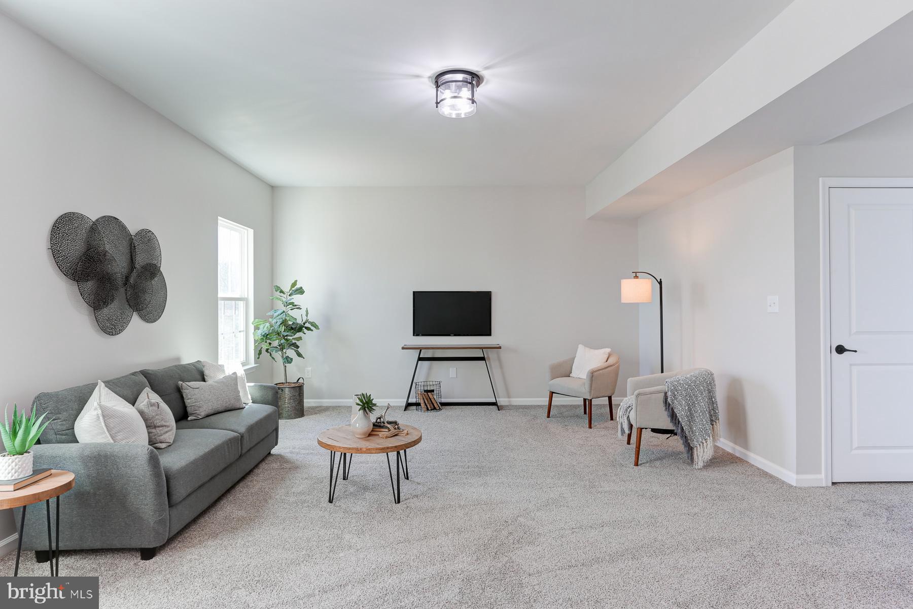 SOUTH POINTE II - Residential