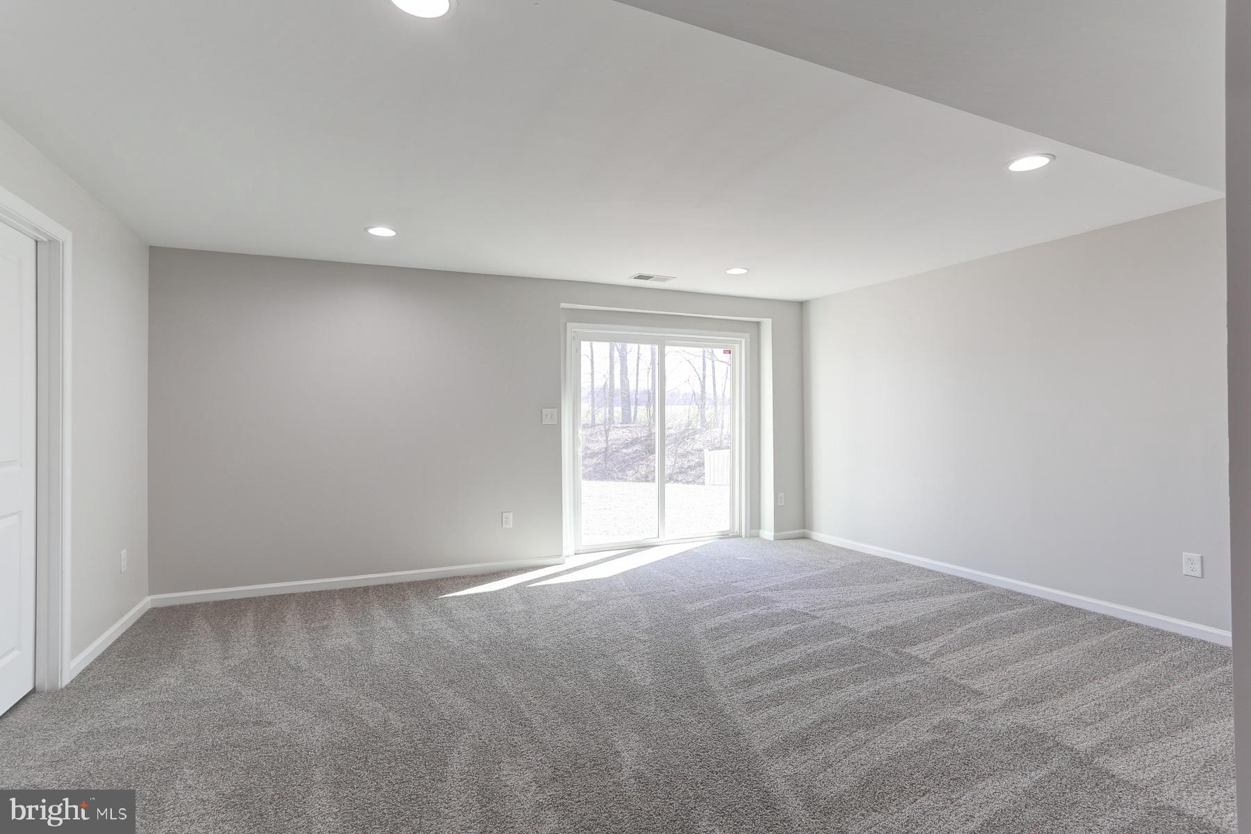 SOUTH POINTE II - Residential