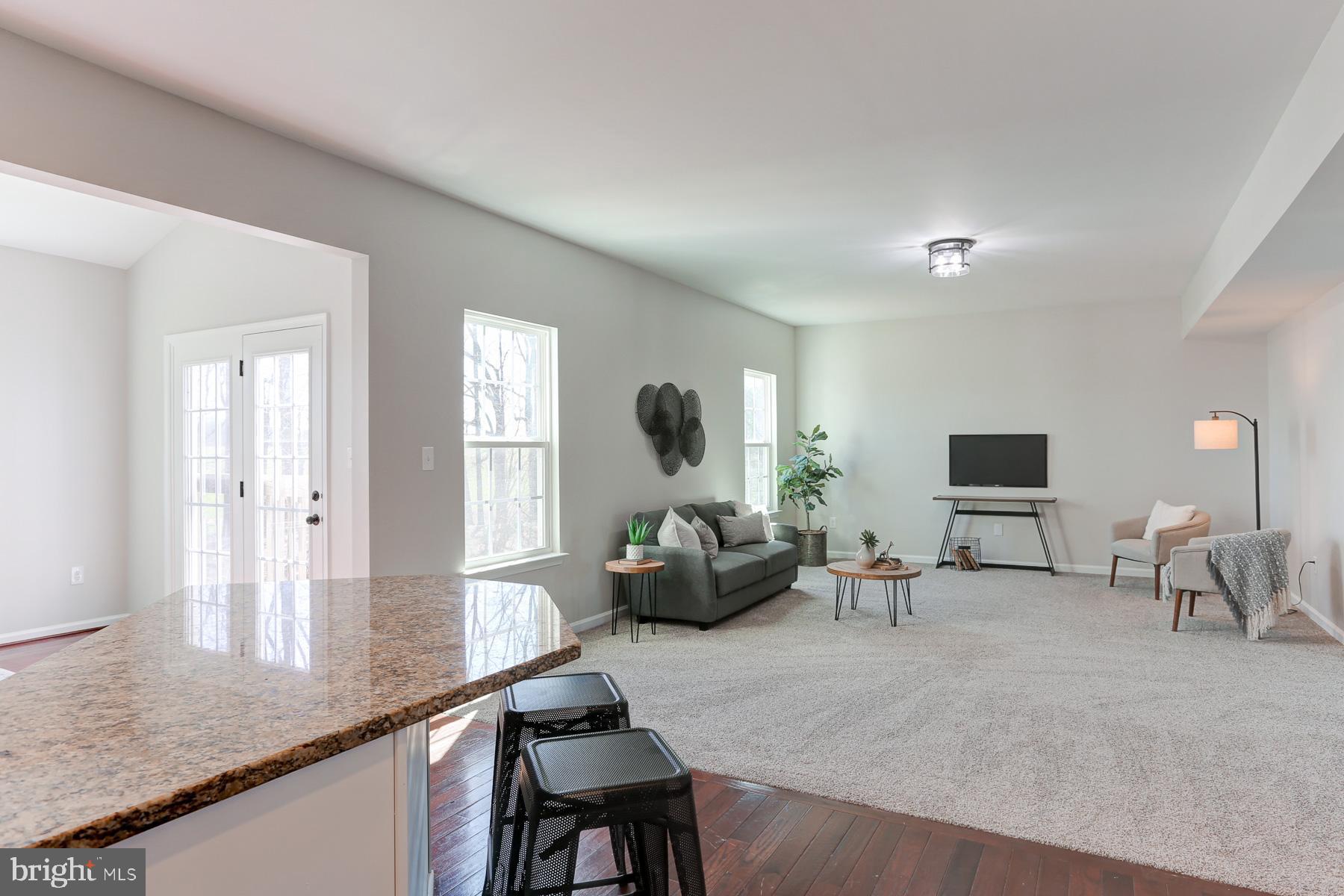 SOUTH POINTE II - Residential