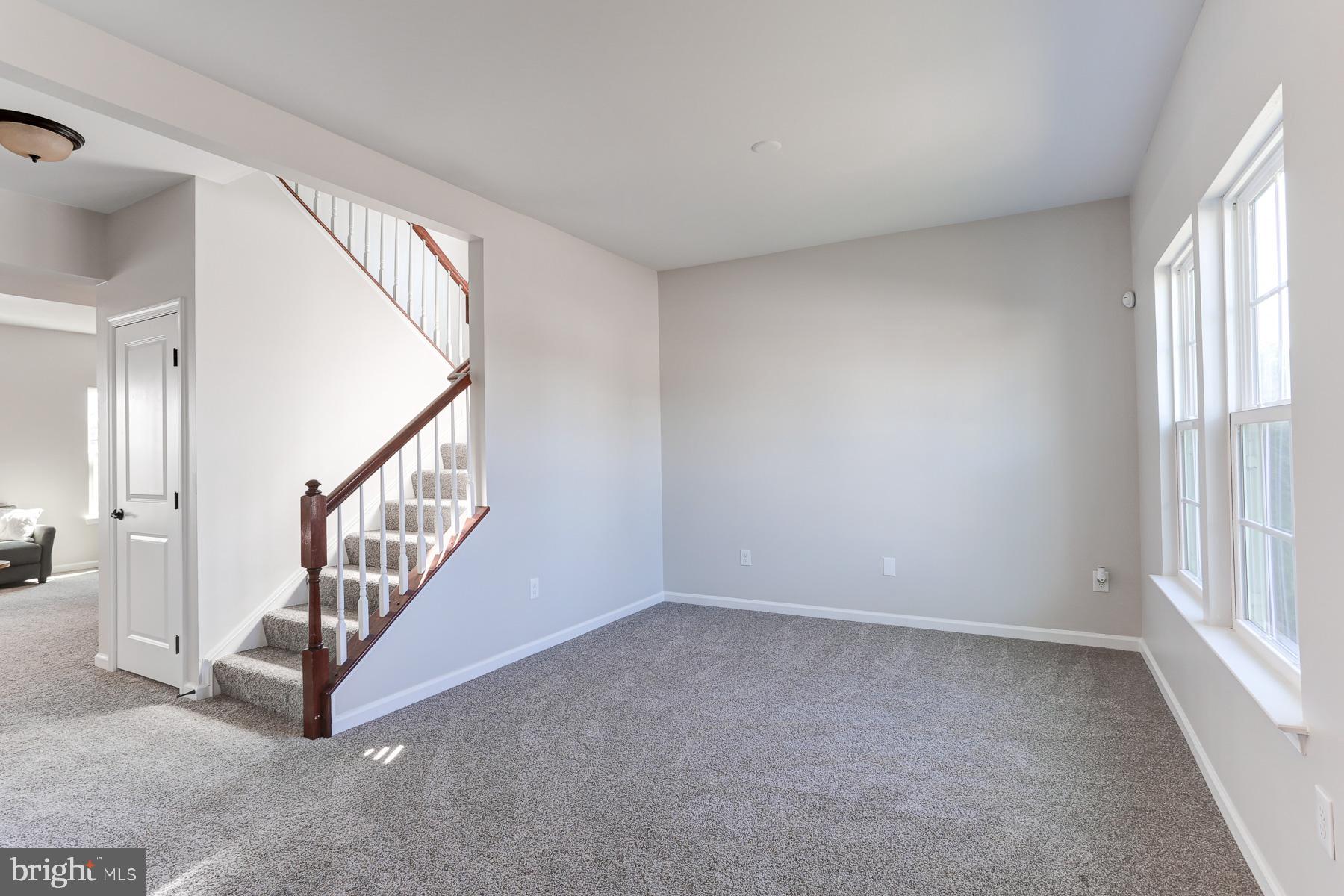 SOUTH POINTE II - Residential