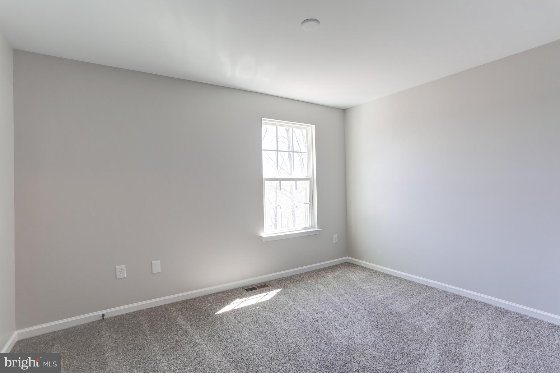 SOUTH POINTE II - Residential