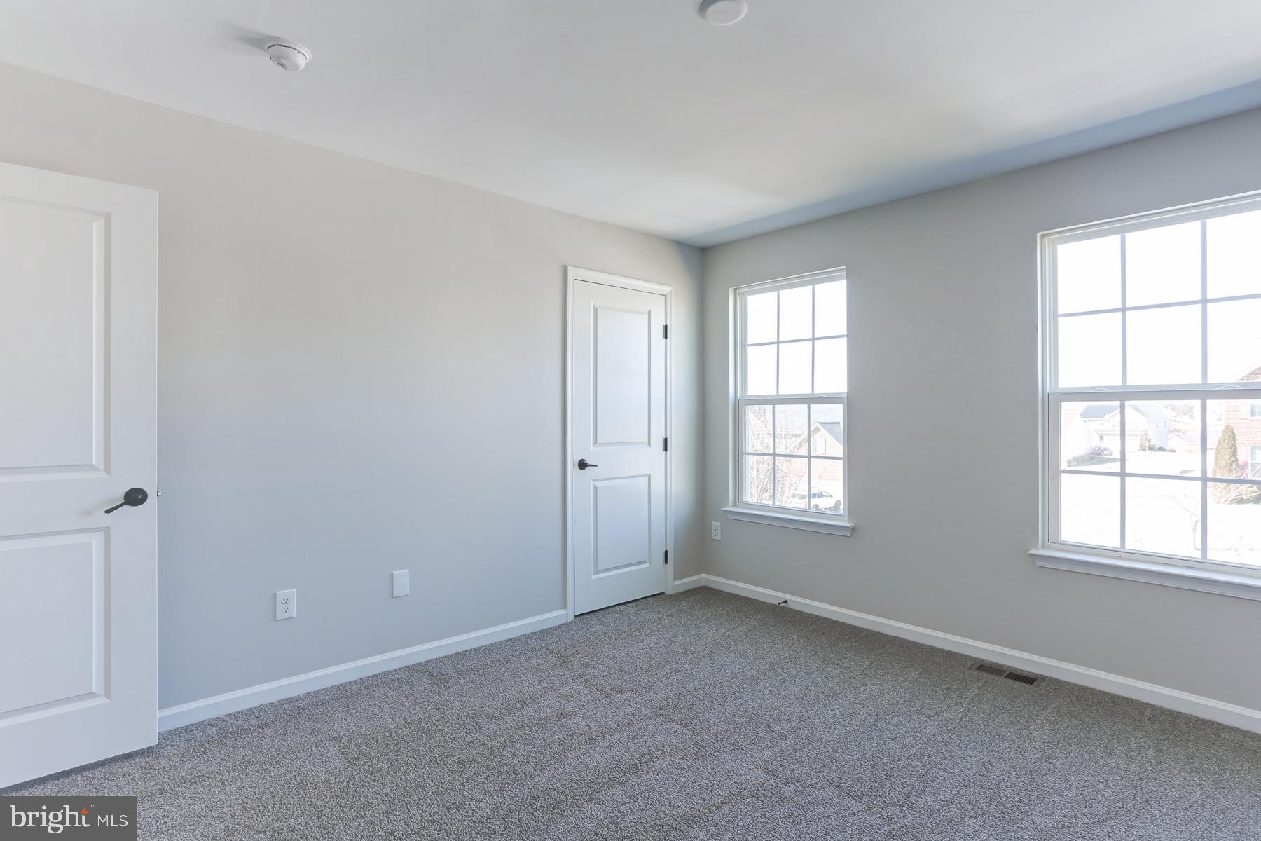 SOUTH POINTE II - Residential