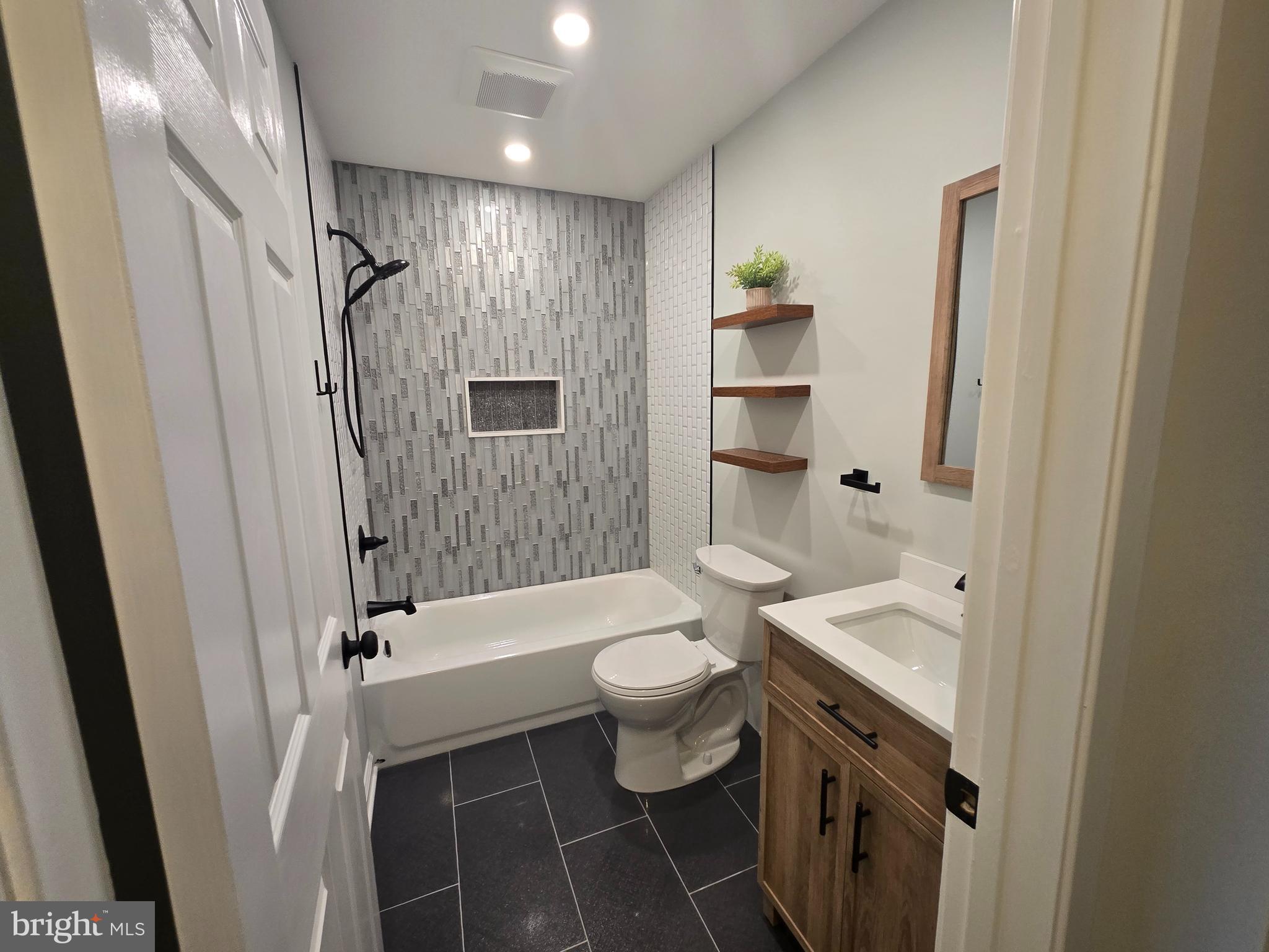 WOOD HOLLOW - Residential Lease