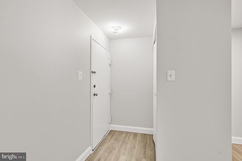 1664 PARKCREST CIRCLE 201 RESTON VA 20190