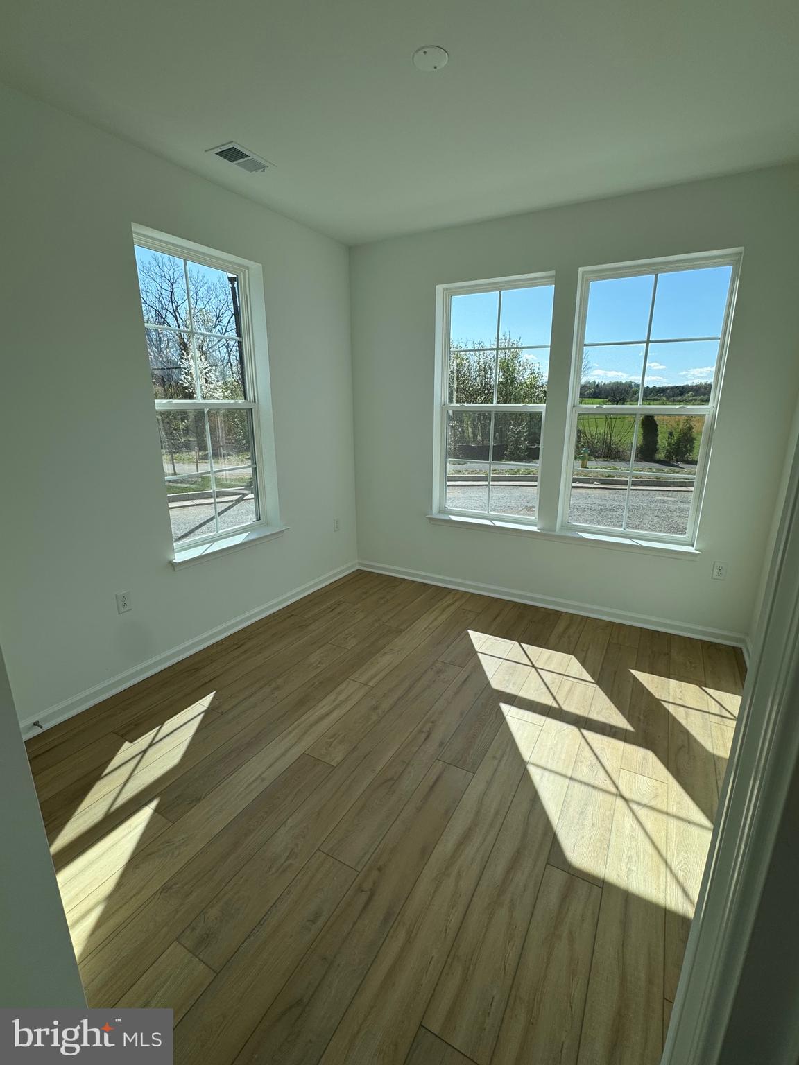 LOFTS AT CREEKSIDE - Residential Lease