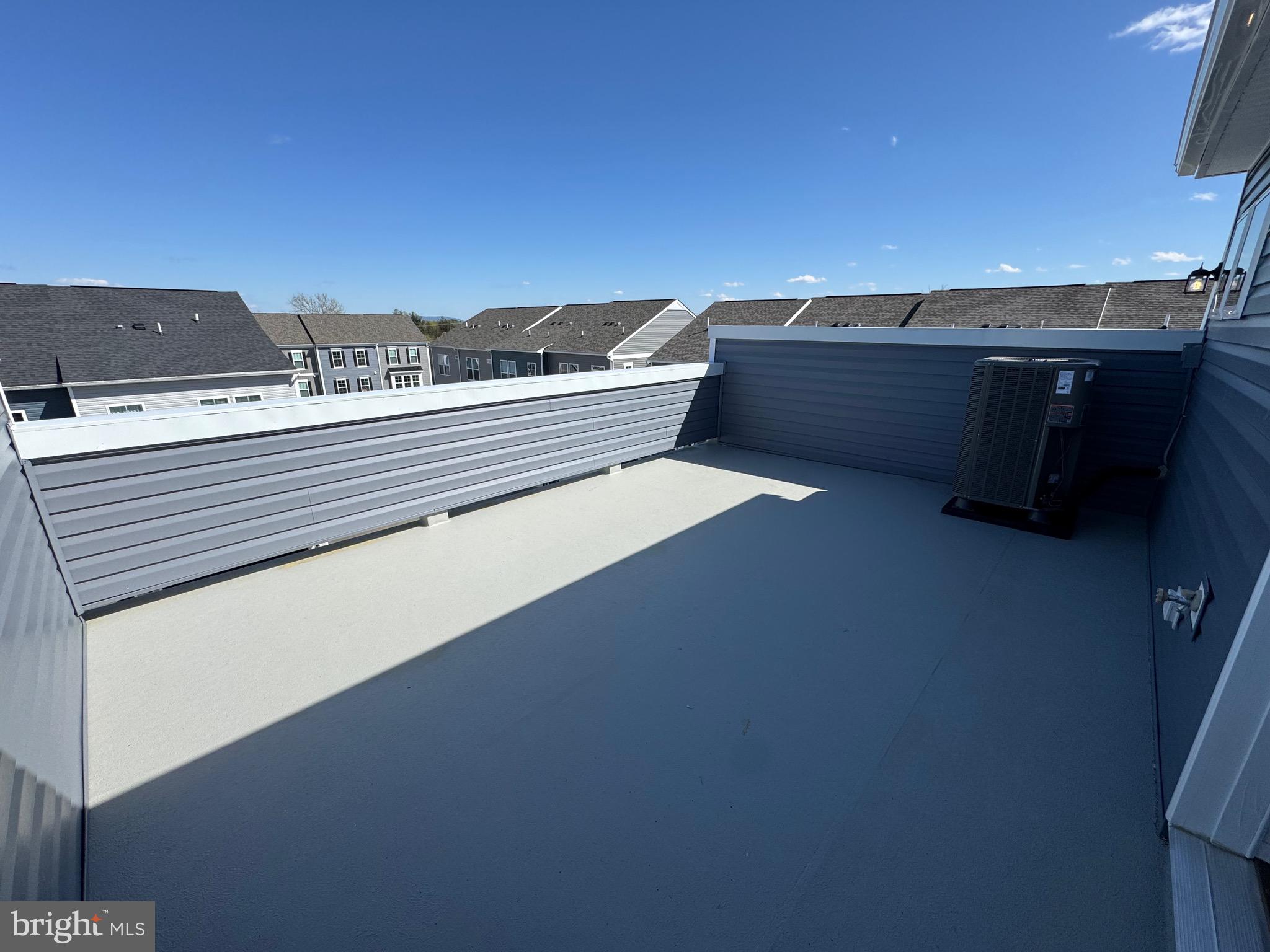 LOFTS AT CREEKSIDE - Residential Lease