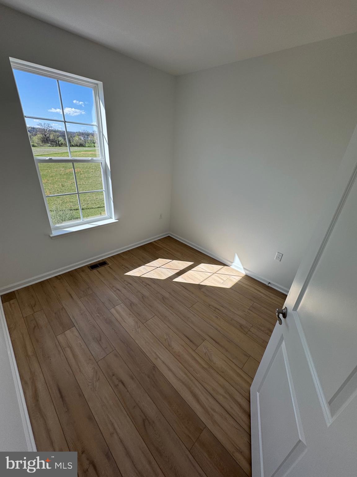 LOFTS AT CREEKSIDE - Residential Lease