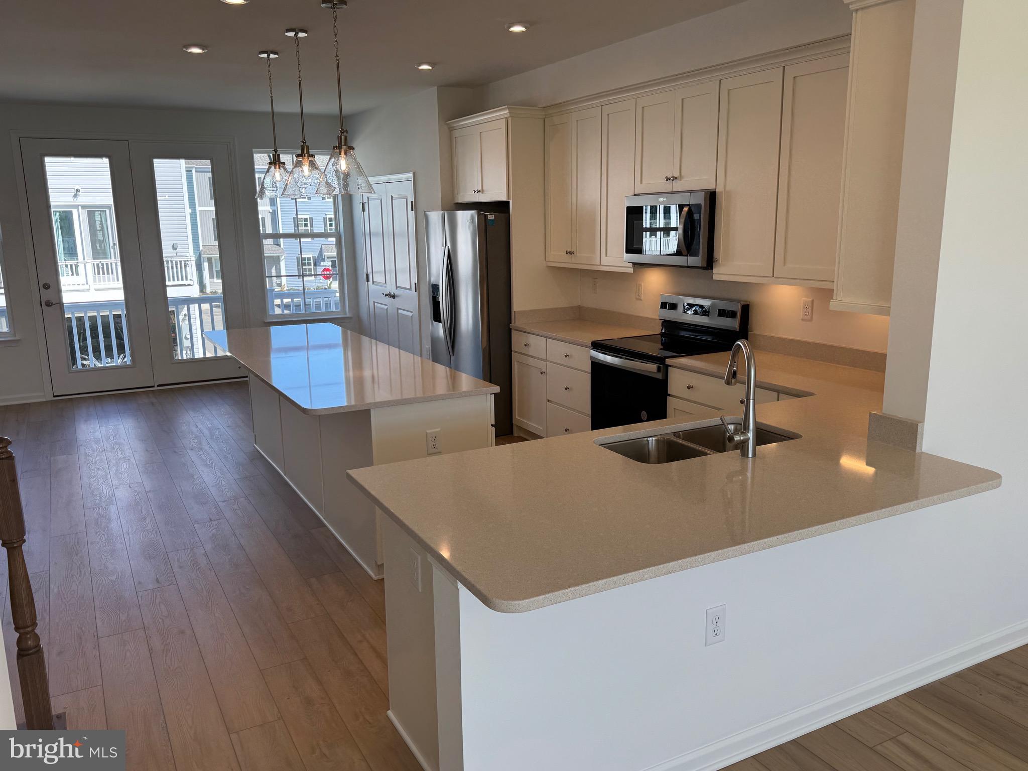 LOFTS AT CREEKSIDE - Residential Lease