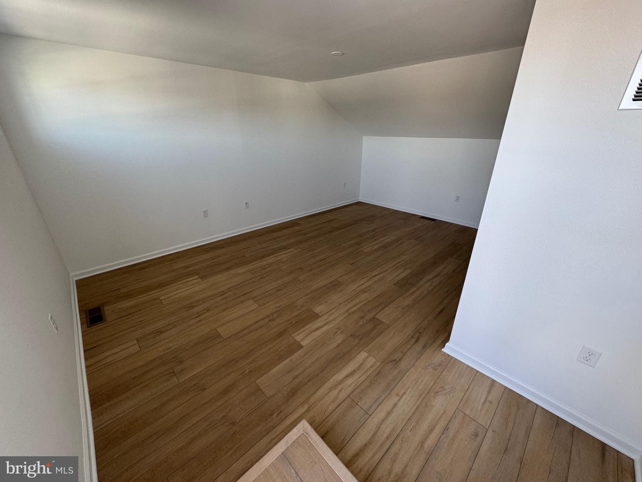 LOFTS AT CREEKSIDE - Residential Lease