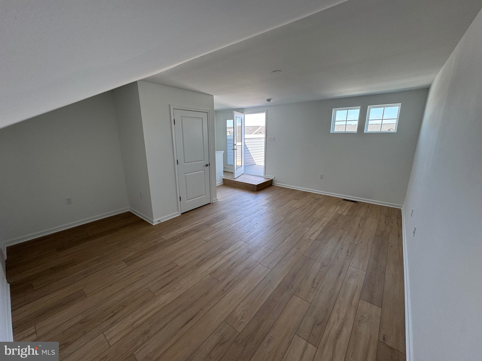 LOFTS AT CREEKSIDE - Residential Lease