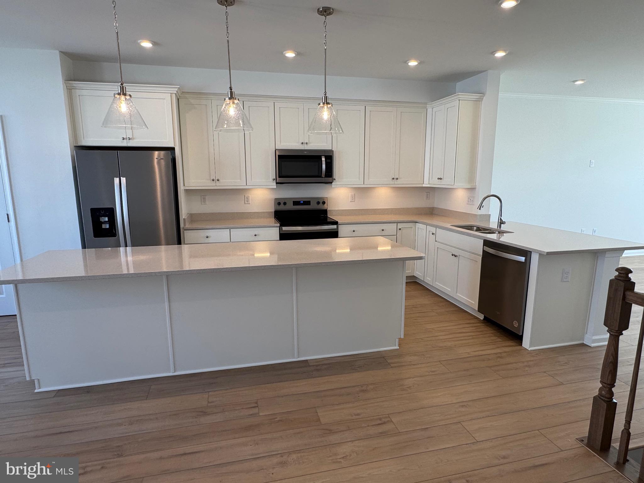 LOFTS AT CREEKSIDE - Residential Lease