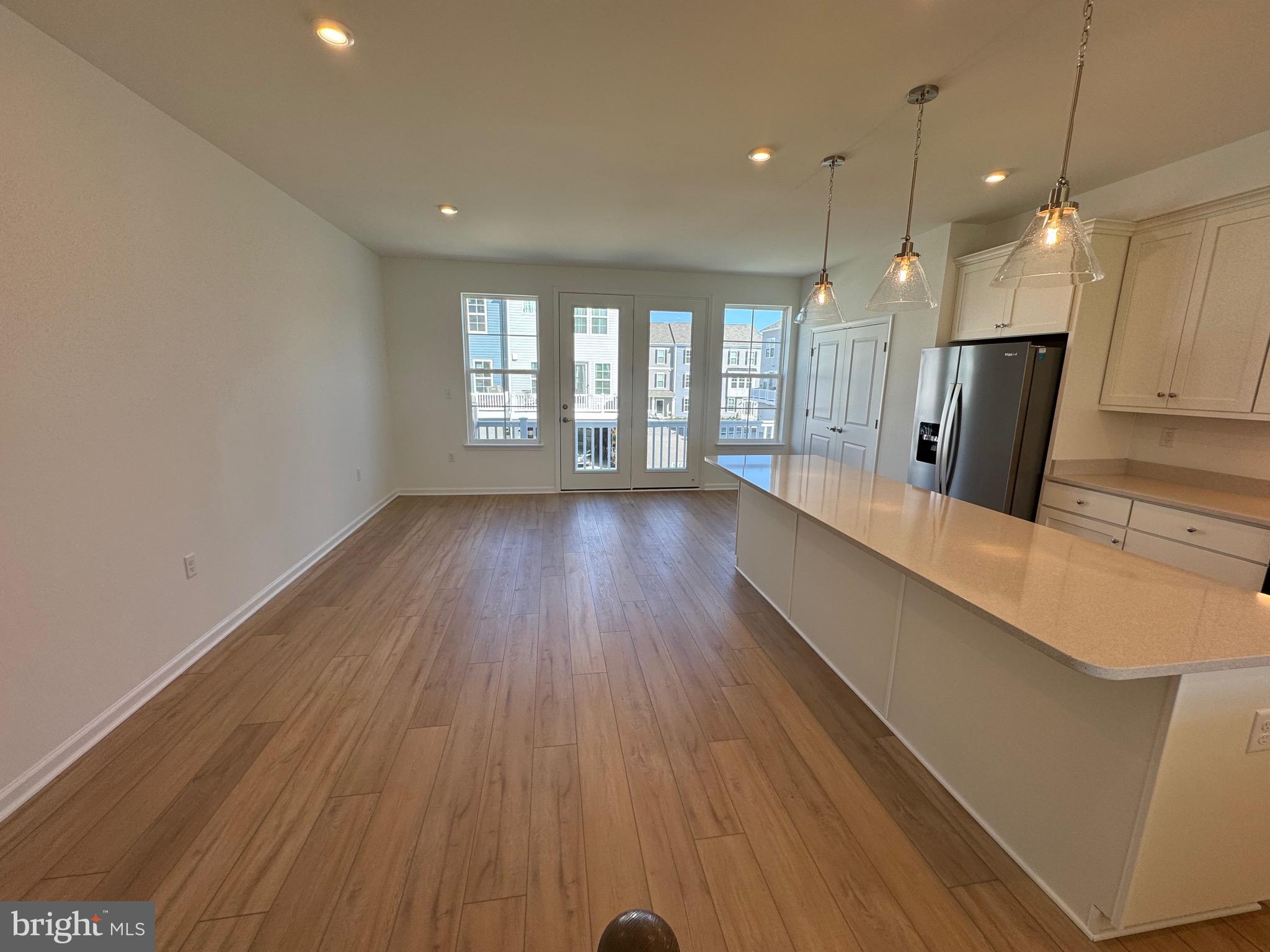 LOFTS AT CREEKSIDE - Residential Lease