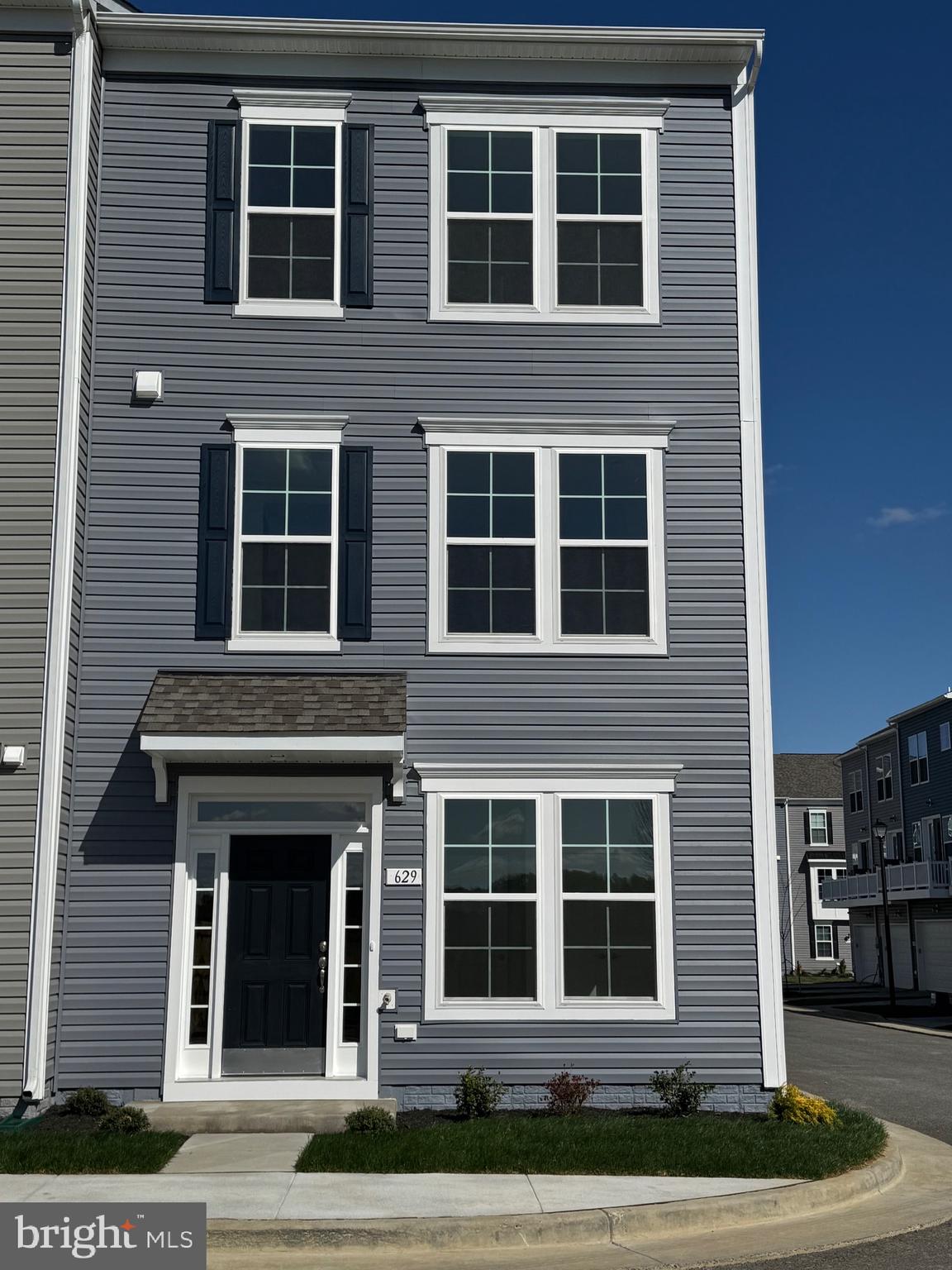 LOFTS AT CREEKSIDE - Residential Lease