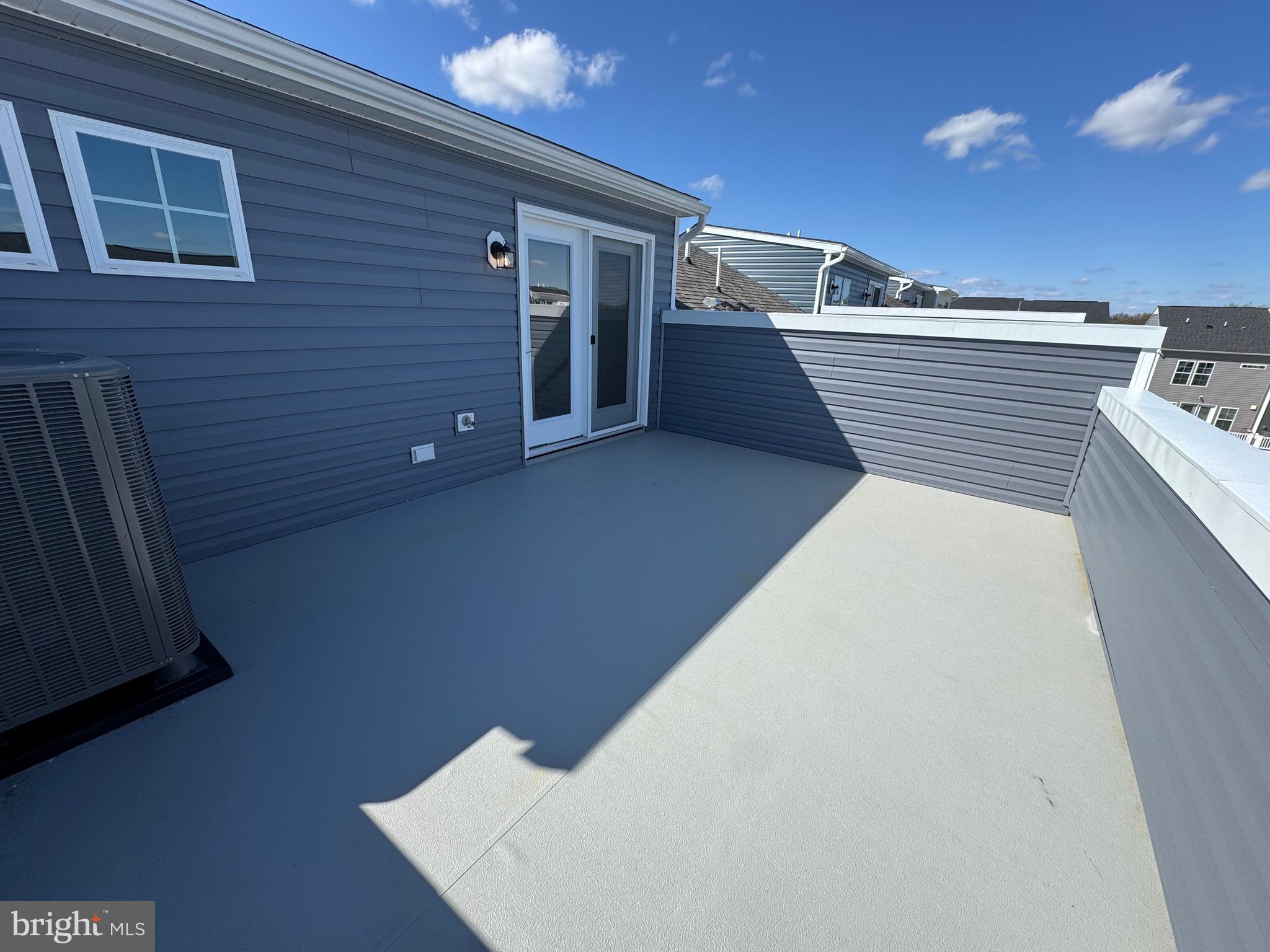 LOFTS AT CREEKSIDE - Residential Lease