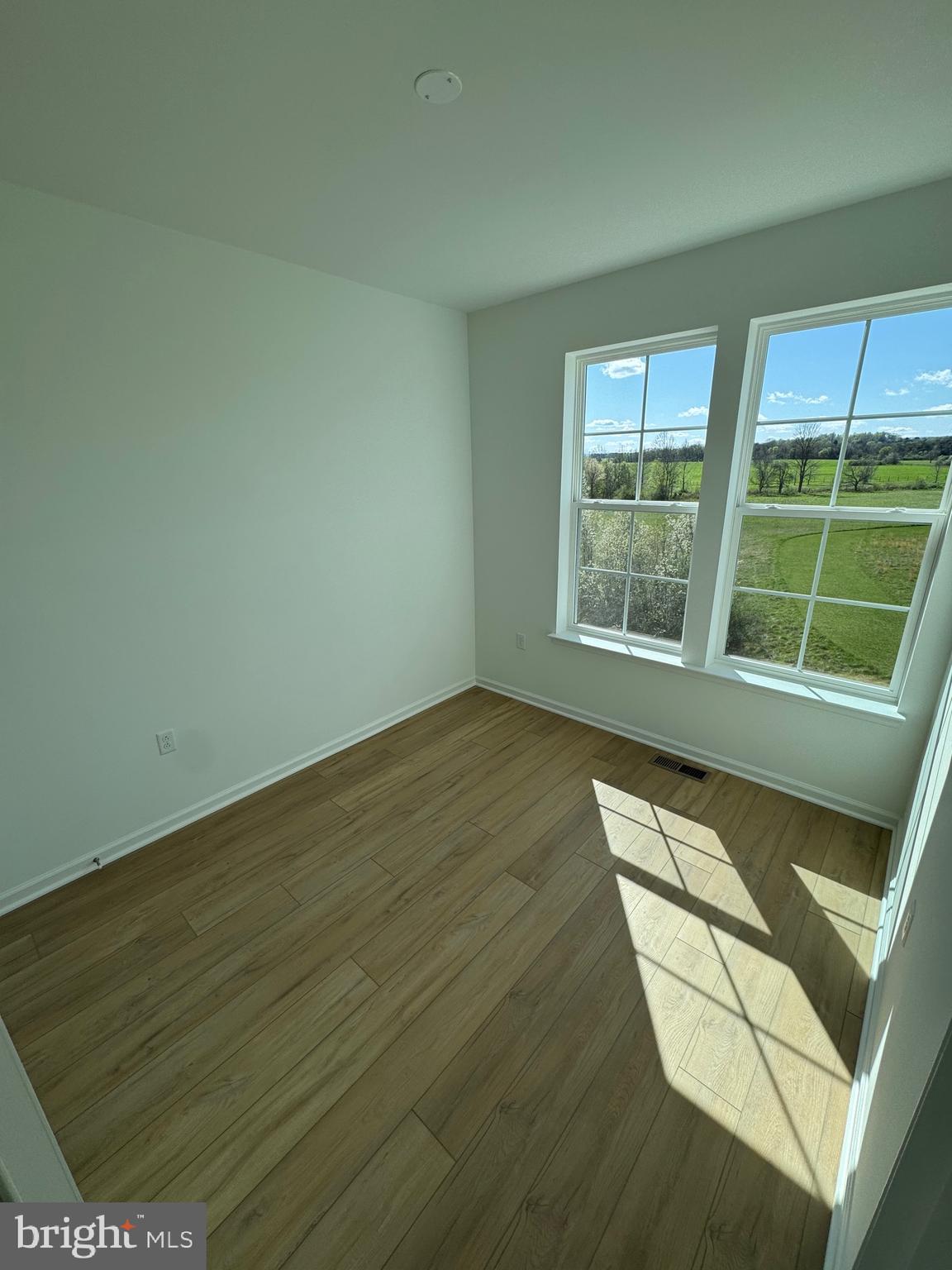 LOFTS AT CREEKSIDE - Residential Lease