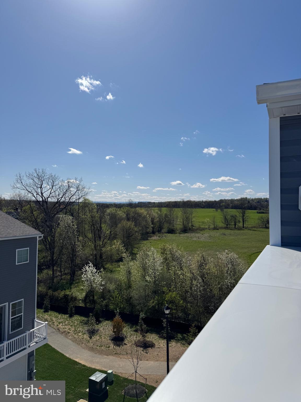 LOFTS AT CREEKSIDE - Residential Lease