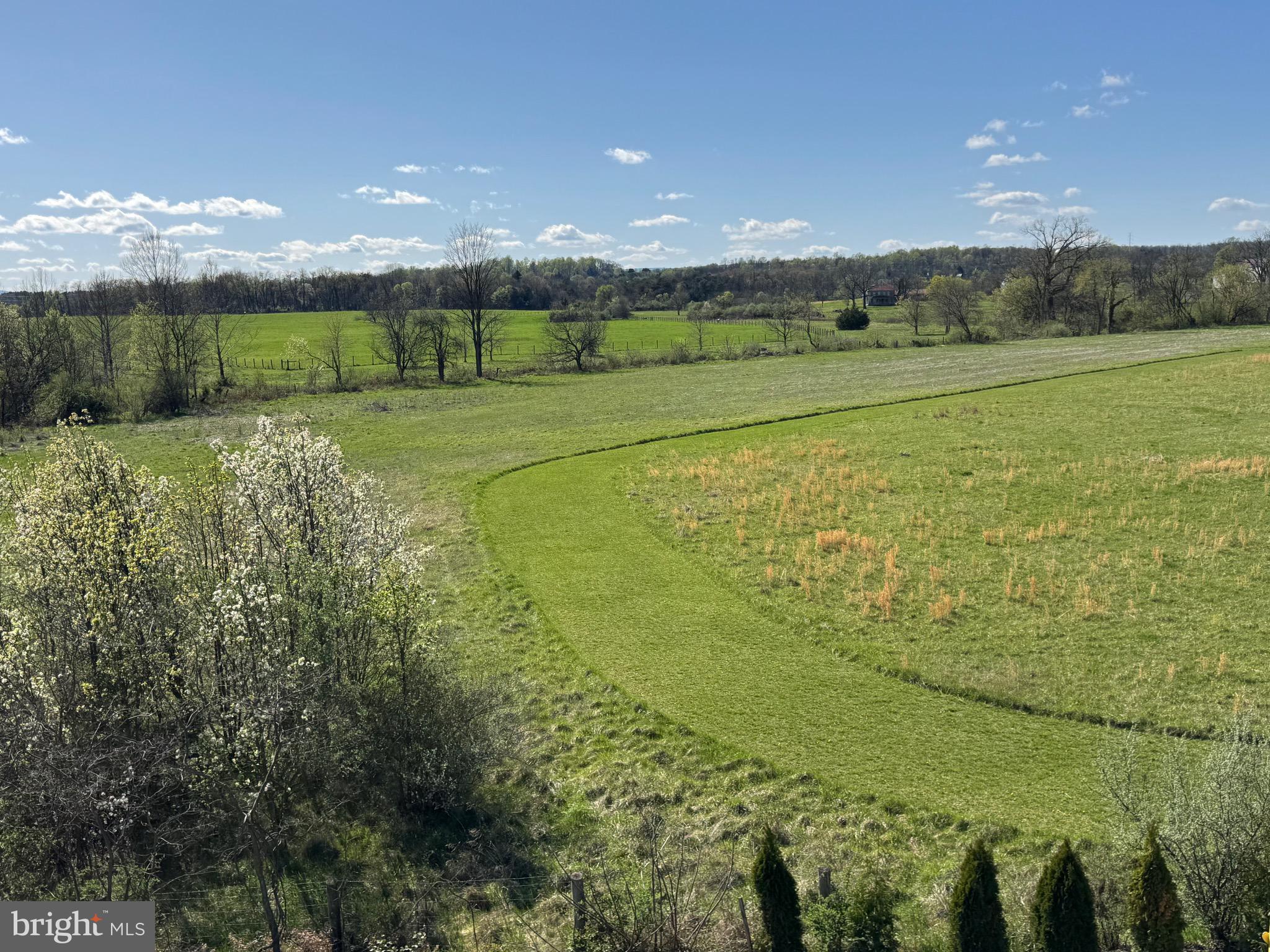 LOFTS AT CREEKSIDE - Residential Lease