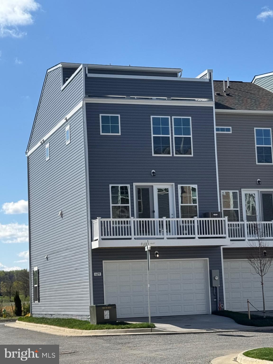 LOFTS AT CREEKSIDE - Residential Lease