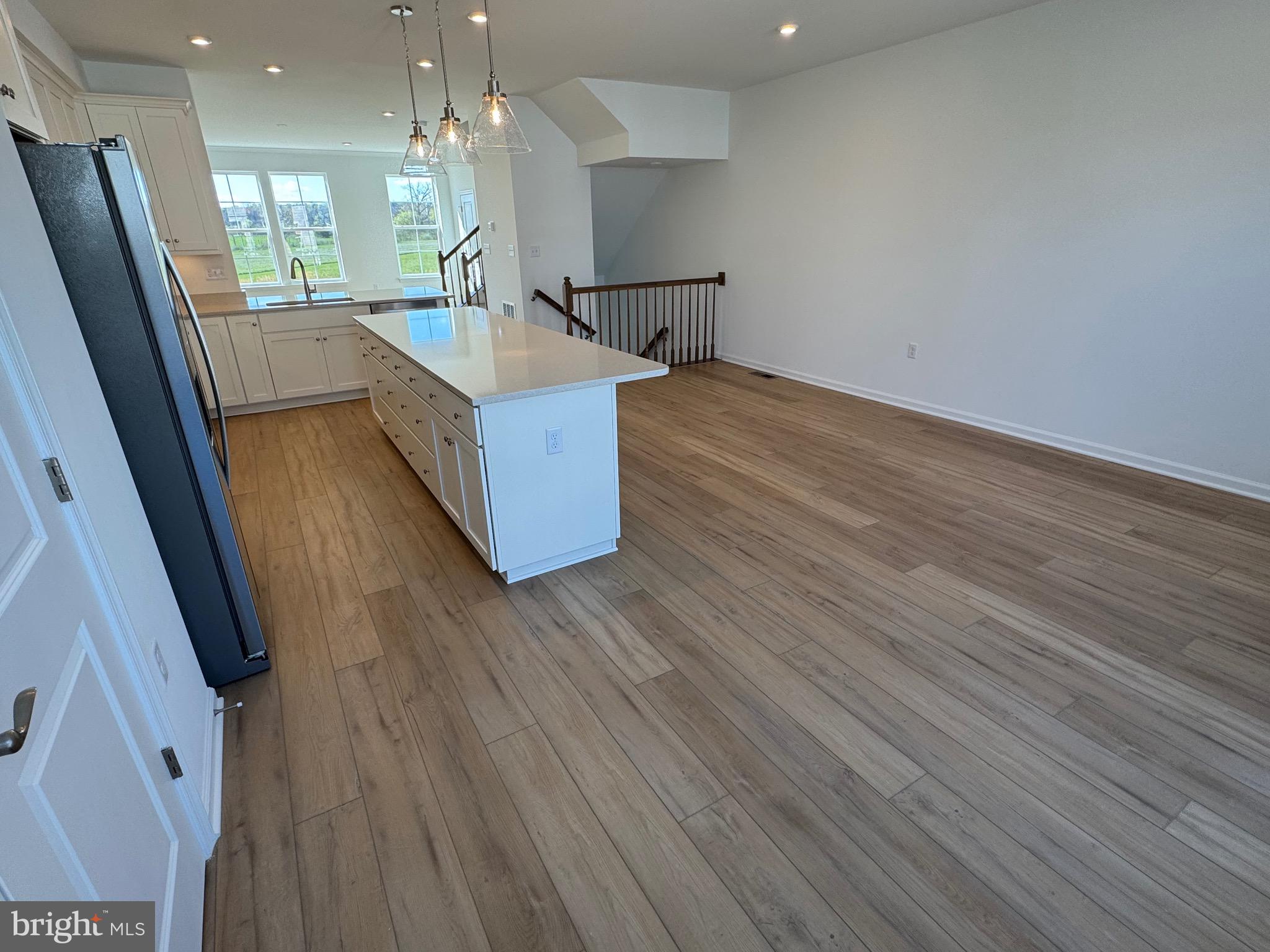 LOFTS AT CREEKSIDE - Residential Lease