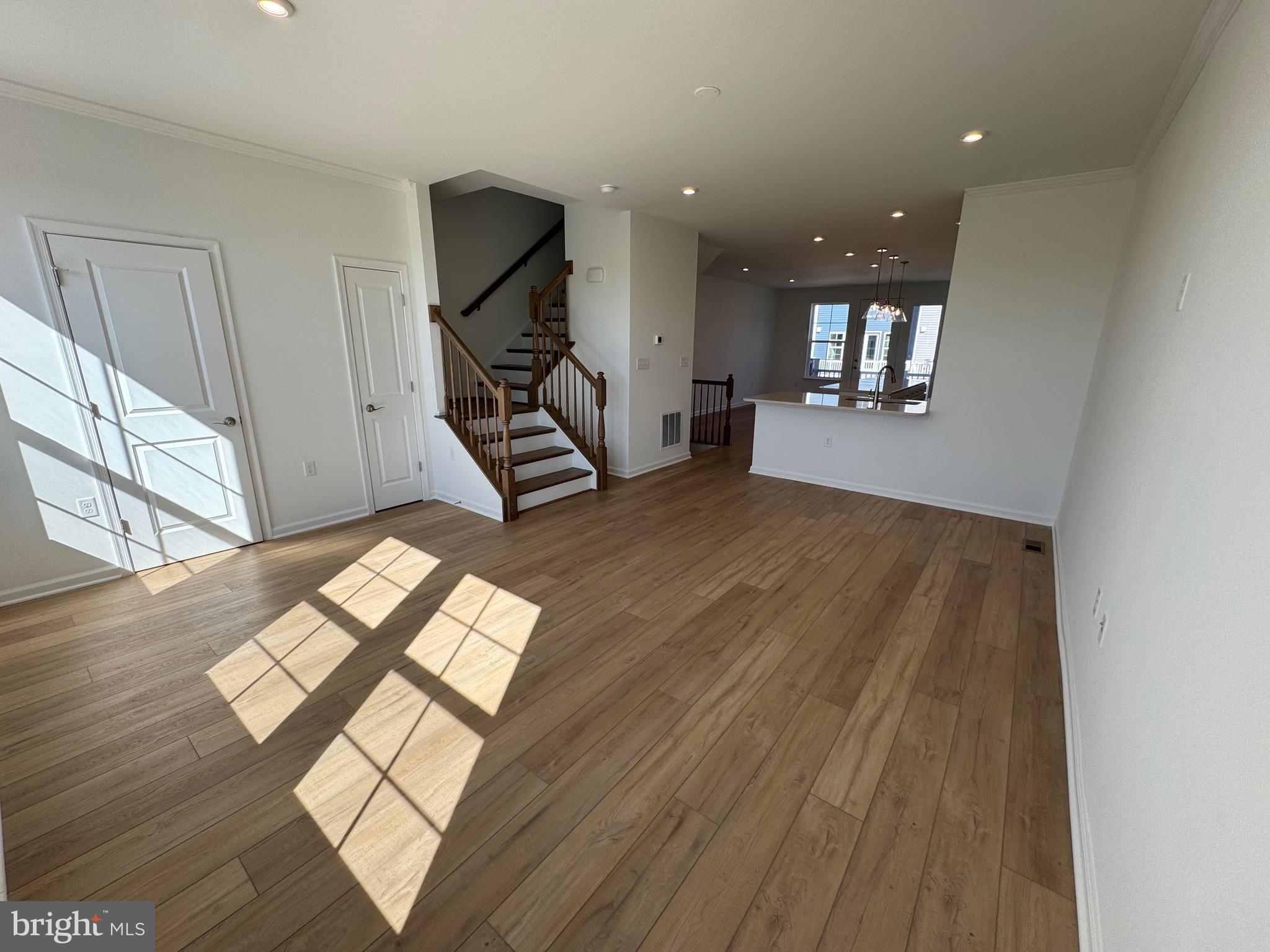 LOFTS AT CREEKSIDE - Residential Lease