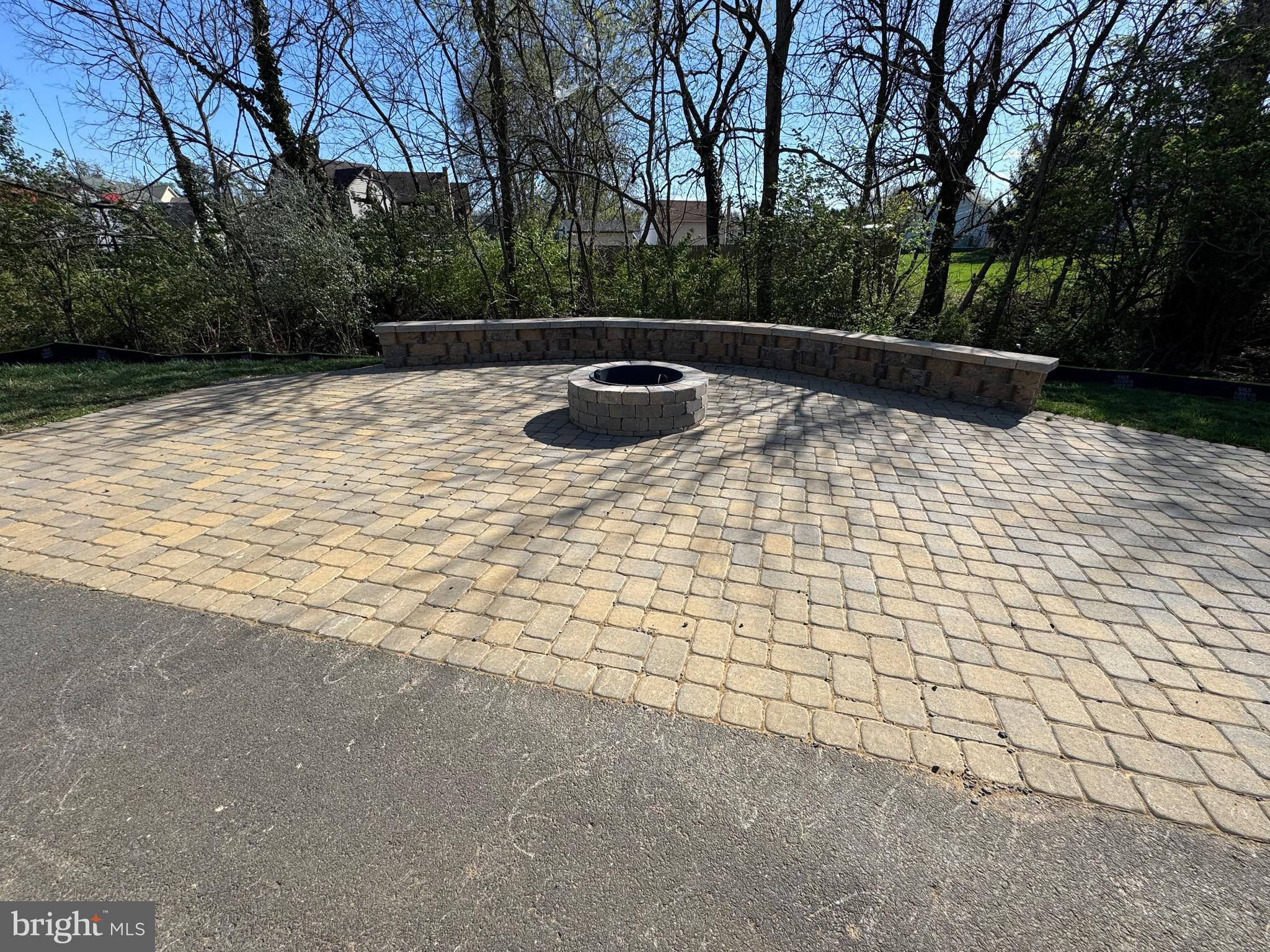 LOFTS AT CREEKSIDE - Residential Lease