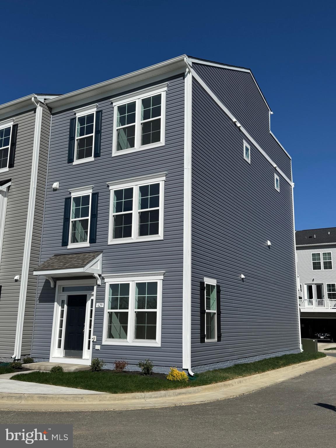 LOFTS AT CREEKSIDE - Residential Lease