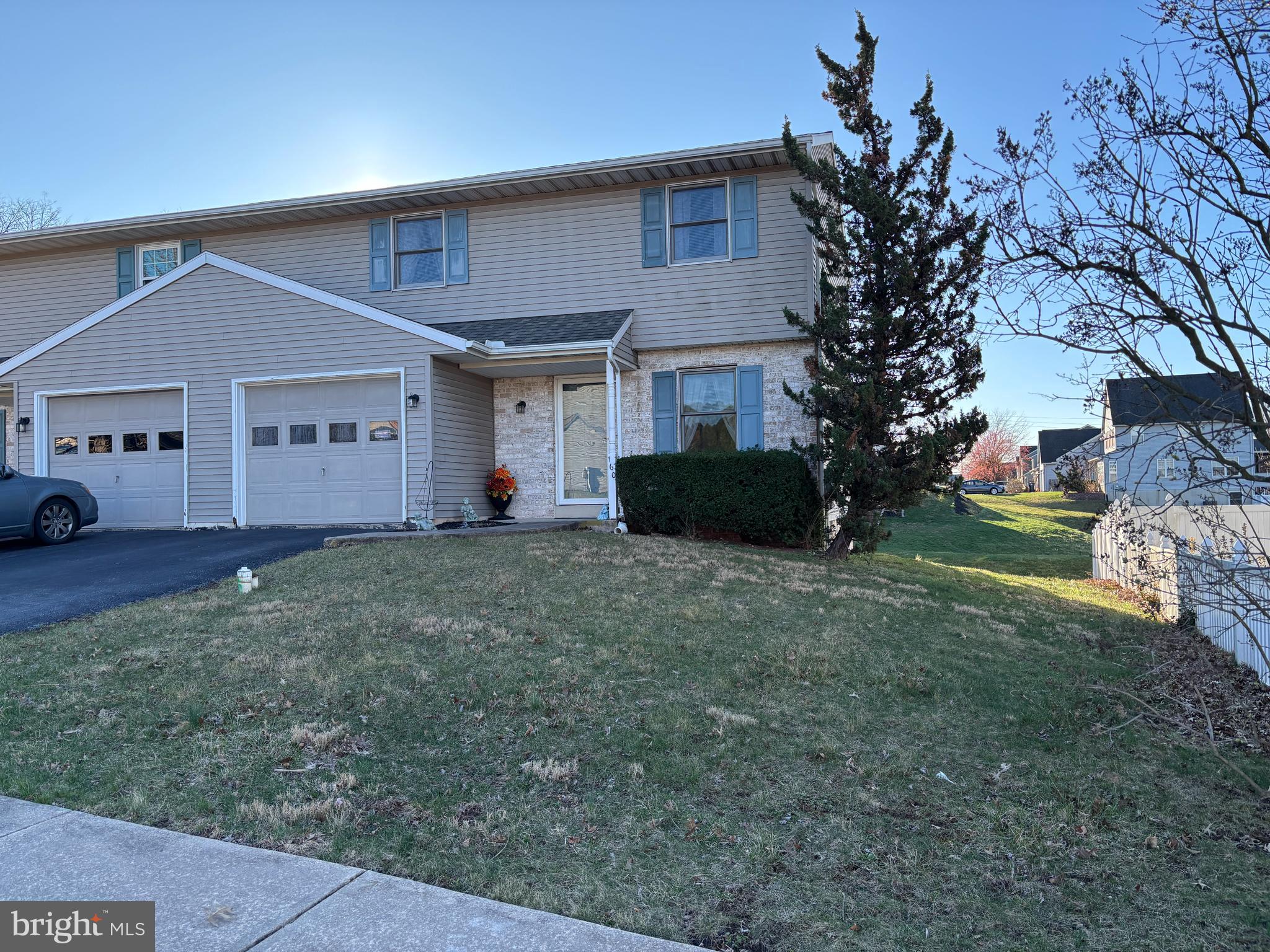 *****OFFER IN HAND. All offers will be reviewed on Saturday, May 10th at 8:00 pm.
Outstanding brick & vinyl 2 story semi detached dwelling. Living room, kitchen, dining area w/newer laminate flooring. Spacious 1st floor laundry with washer/dryer and powder room. 3 nice size 2nd floor bedrooms. Large 5x7 walk in closet. Full bath with tub/shower. New Hot Water heater 4/25. Full unfinished basement easily finished for more living space. Super location. Minutes to Rt. 322, 222, PA turnpike. Beautifully kept. A real pleasure to show.
