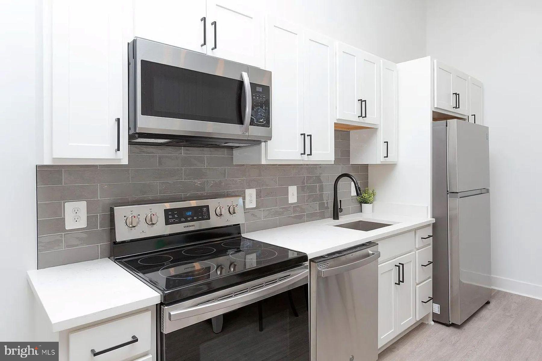 MOUNT VERNON PLACE HISTORIC DISTRICT - Residential Lease