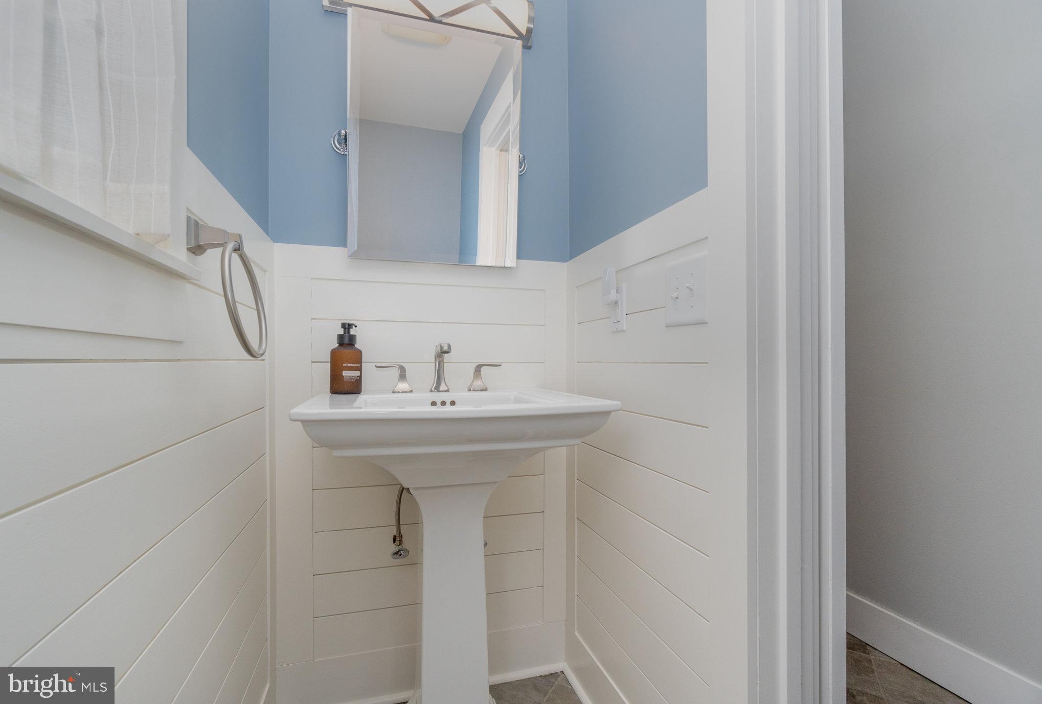 HAMPDEN SQUARE - Residential